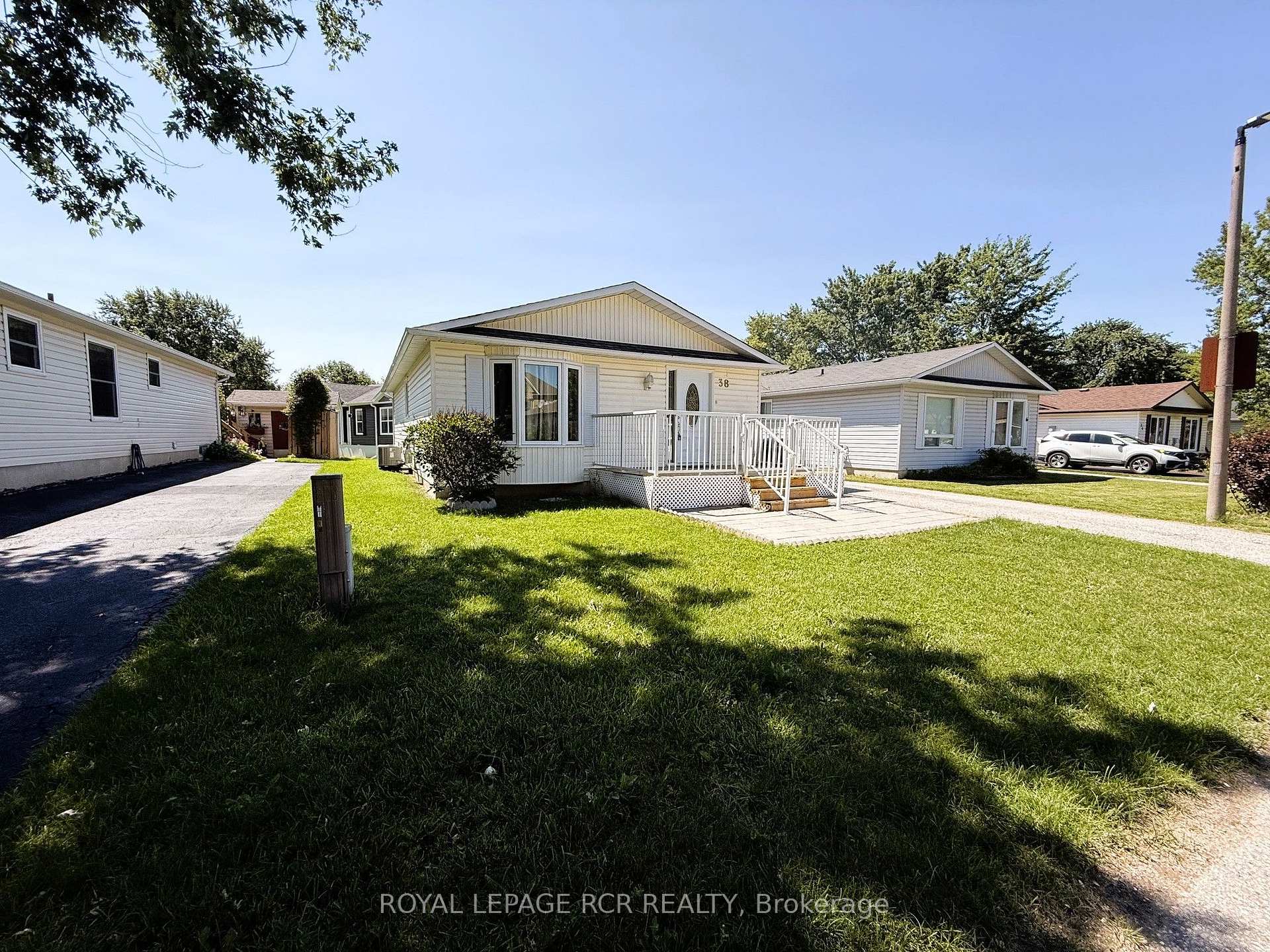 Photo 6 of 38 Royal Oak Drive, Innisfil, Cookstown — HOMEH