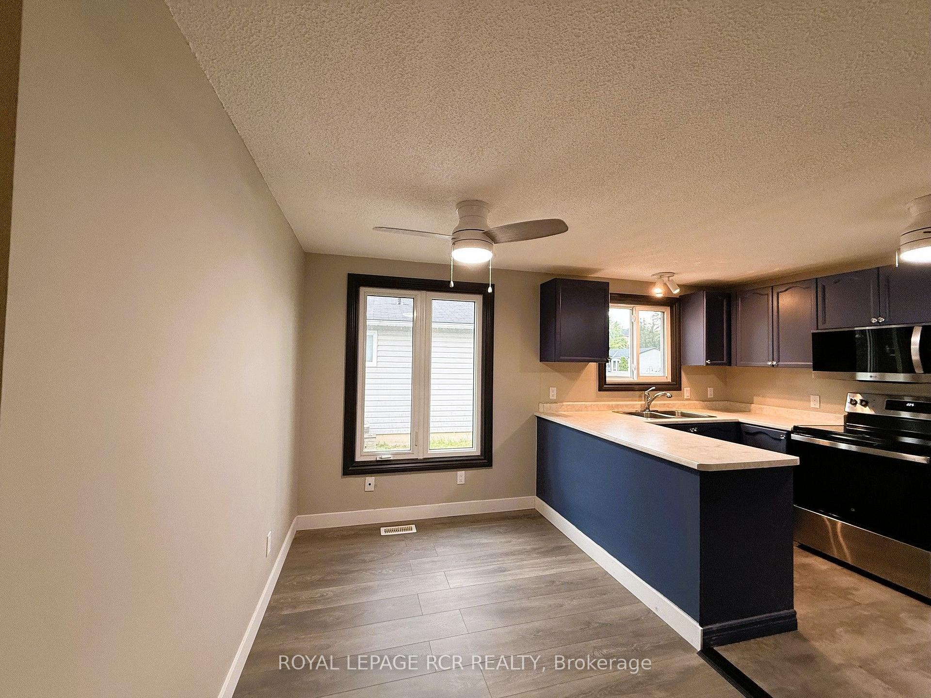 Photo 17 of 38 Royal Oak Drive, Innisfil, Cookstown — HOMEH
