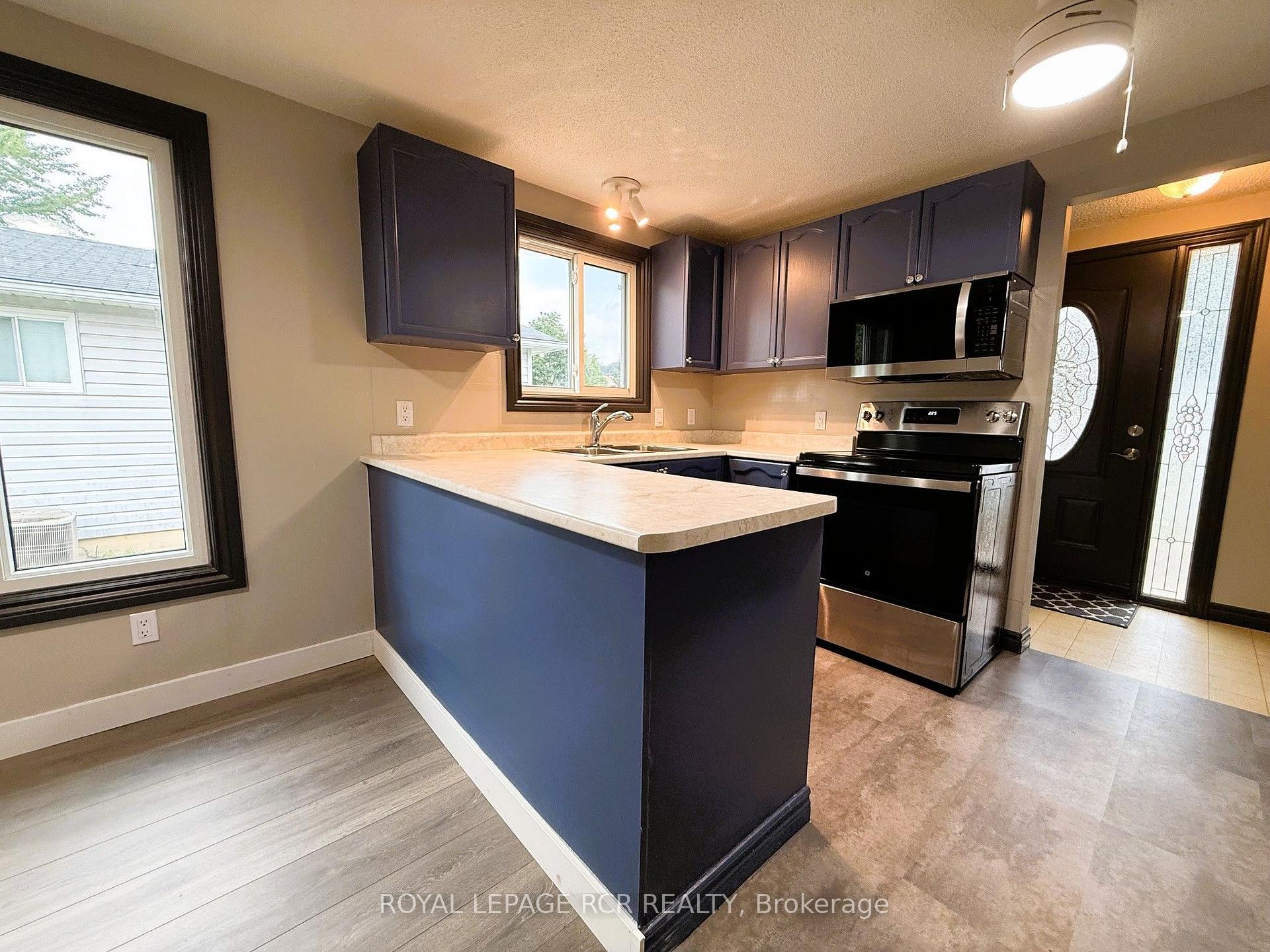 Photo 22 of 38 Royal Oak Drive, Innisfil, Cookstown — HOMEH