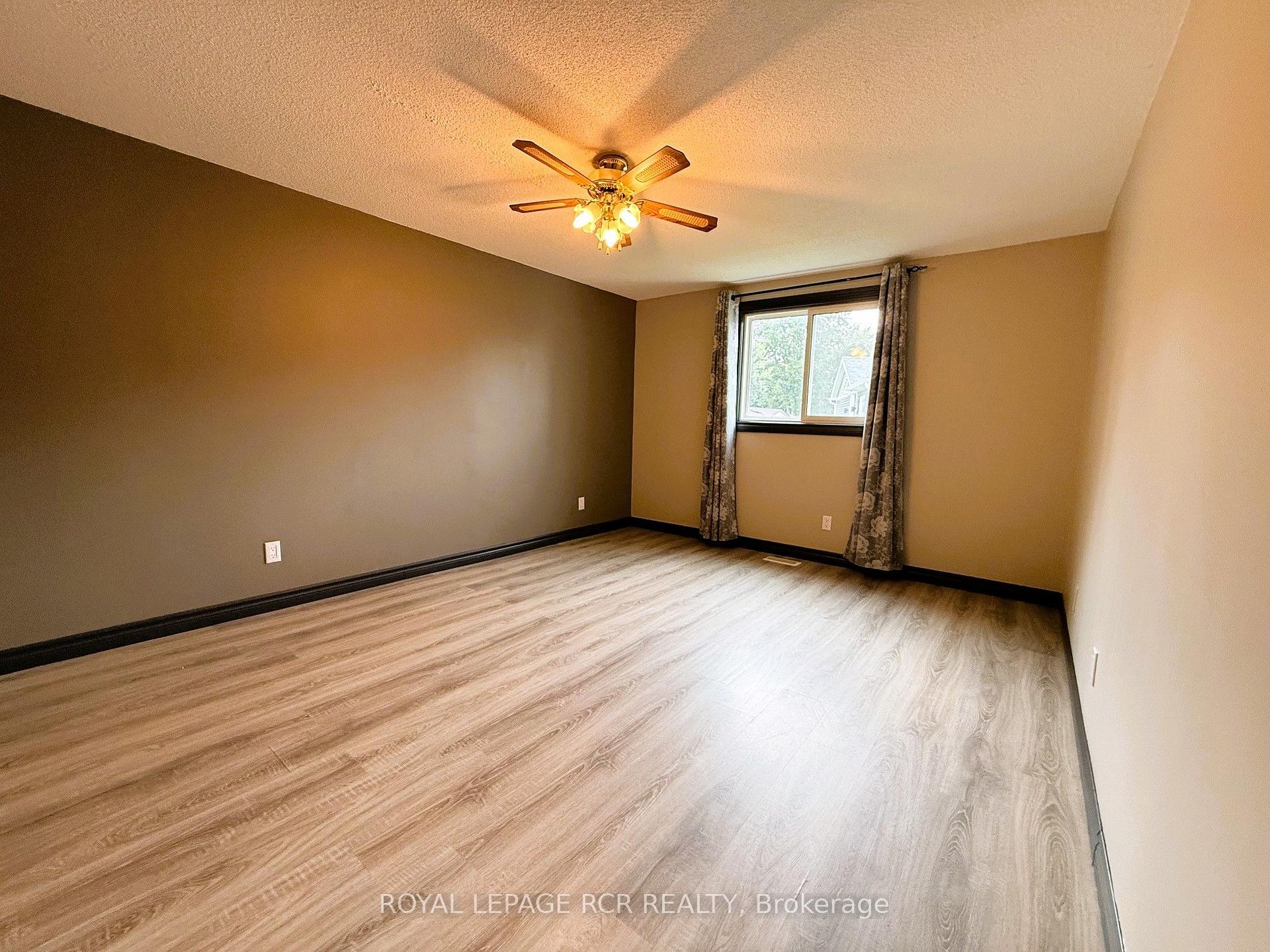 Photo 26 of 38 Royal Oak Drive, Innisfil, Cookstown — HOMEH