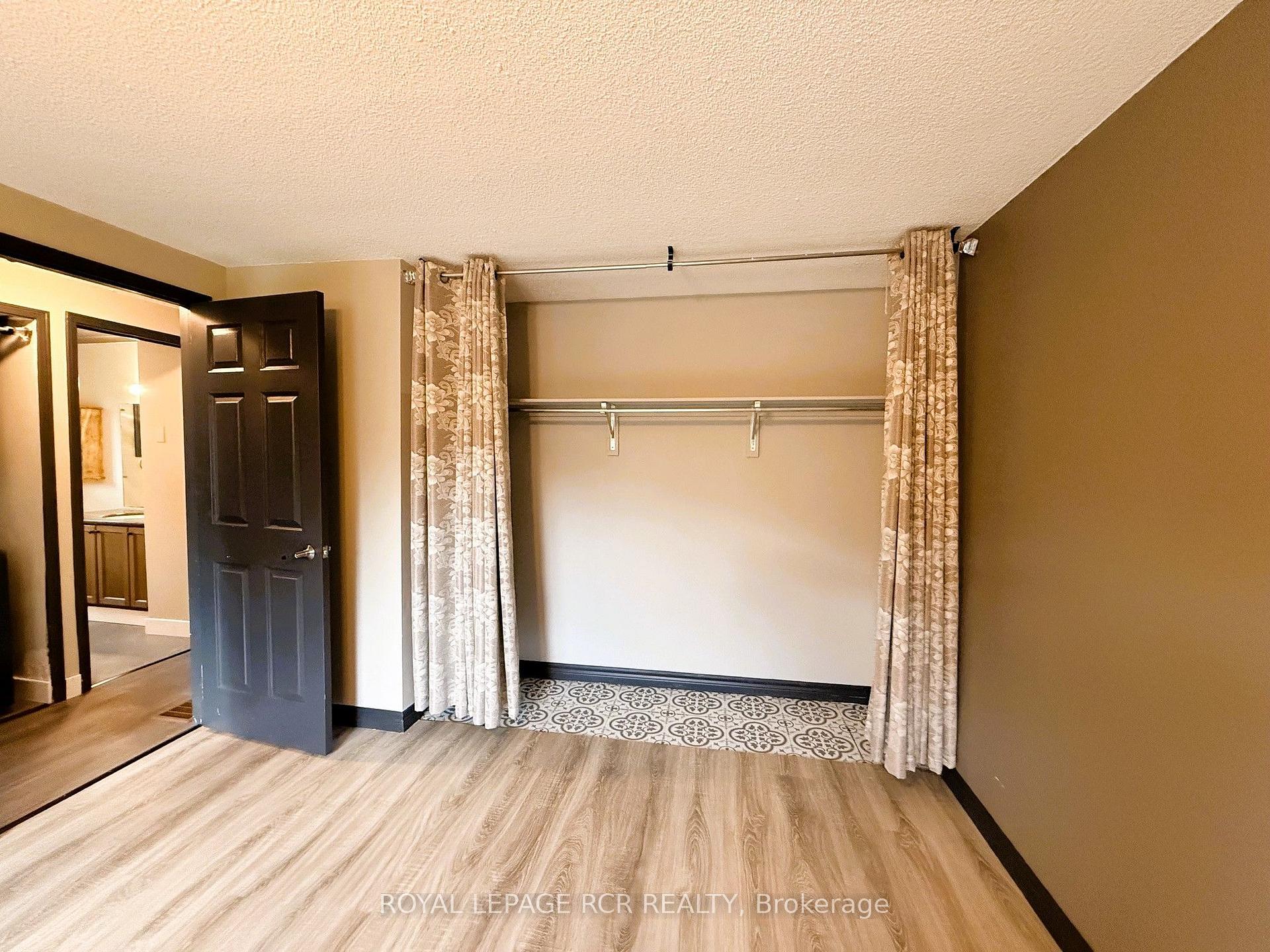 Photo 28 of 38 Royal Oak Drive, Innisfil, Cookstown — HOMEH