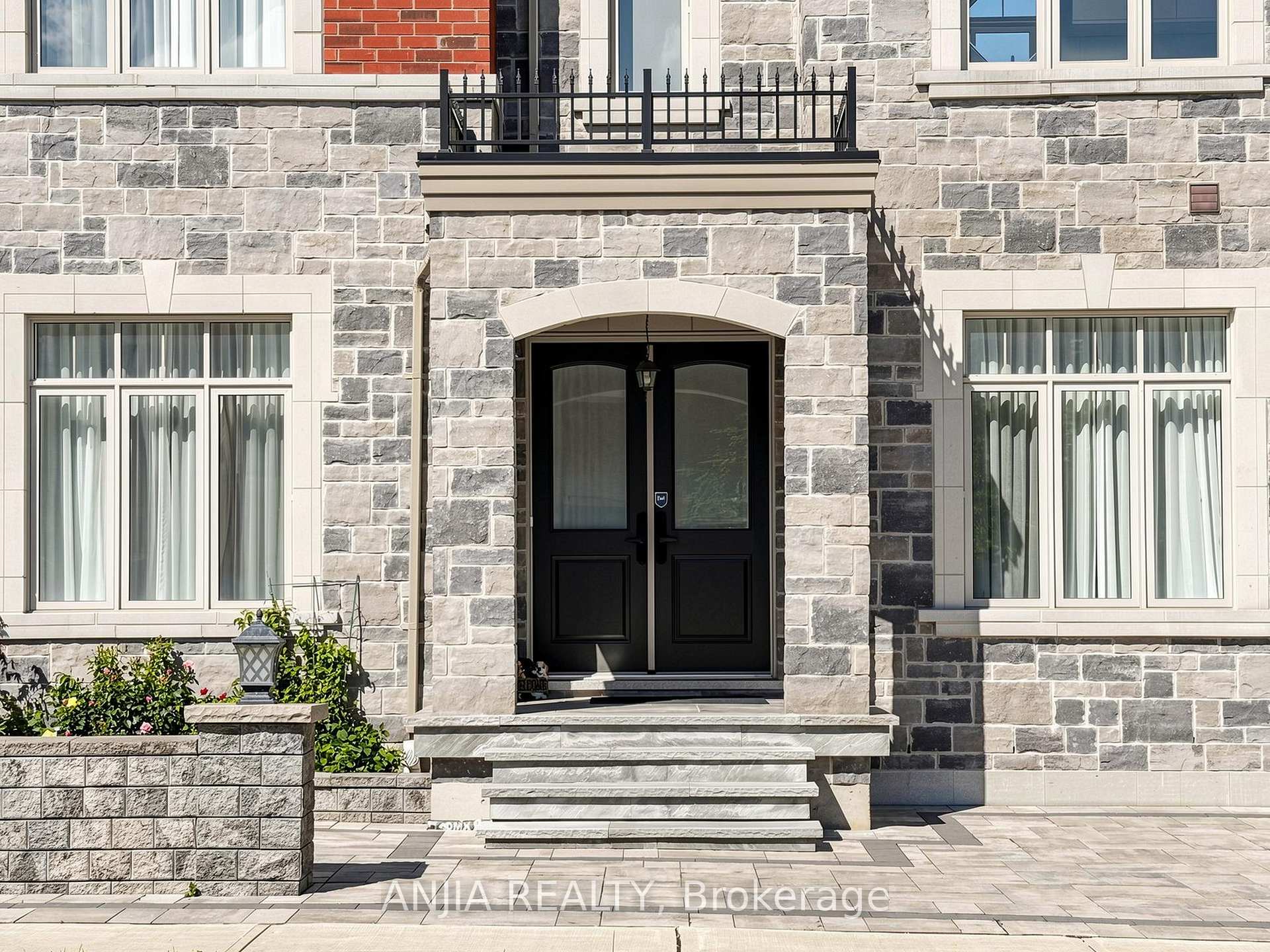 Photo 2 of 67 Keatley Drive, Vaughan, Patterson — HOMEH