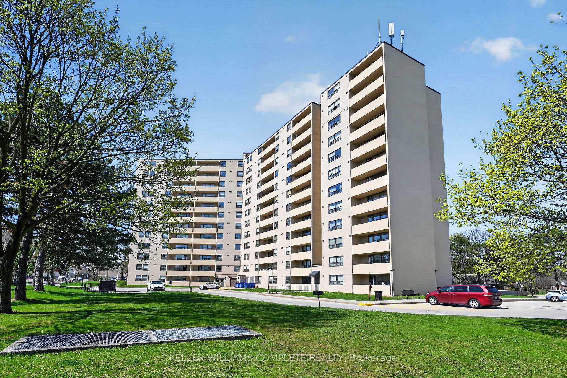Photo 2 of Unit 904, 700 Dynes Road, Burlington, Roseland — HOMEH