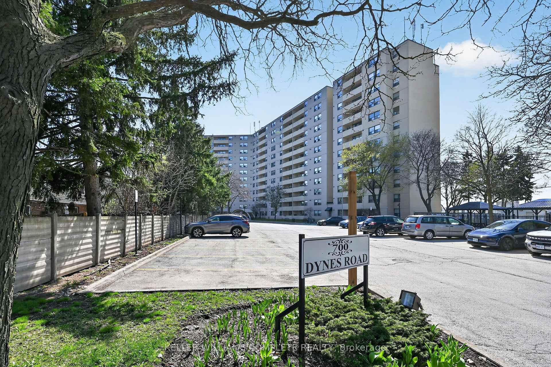 Photo 3 of Unit 904, 700 Dynes Road, Burlington, Roseland — HOMEH