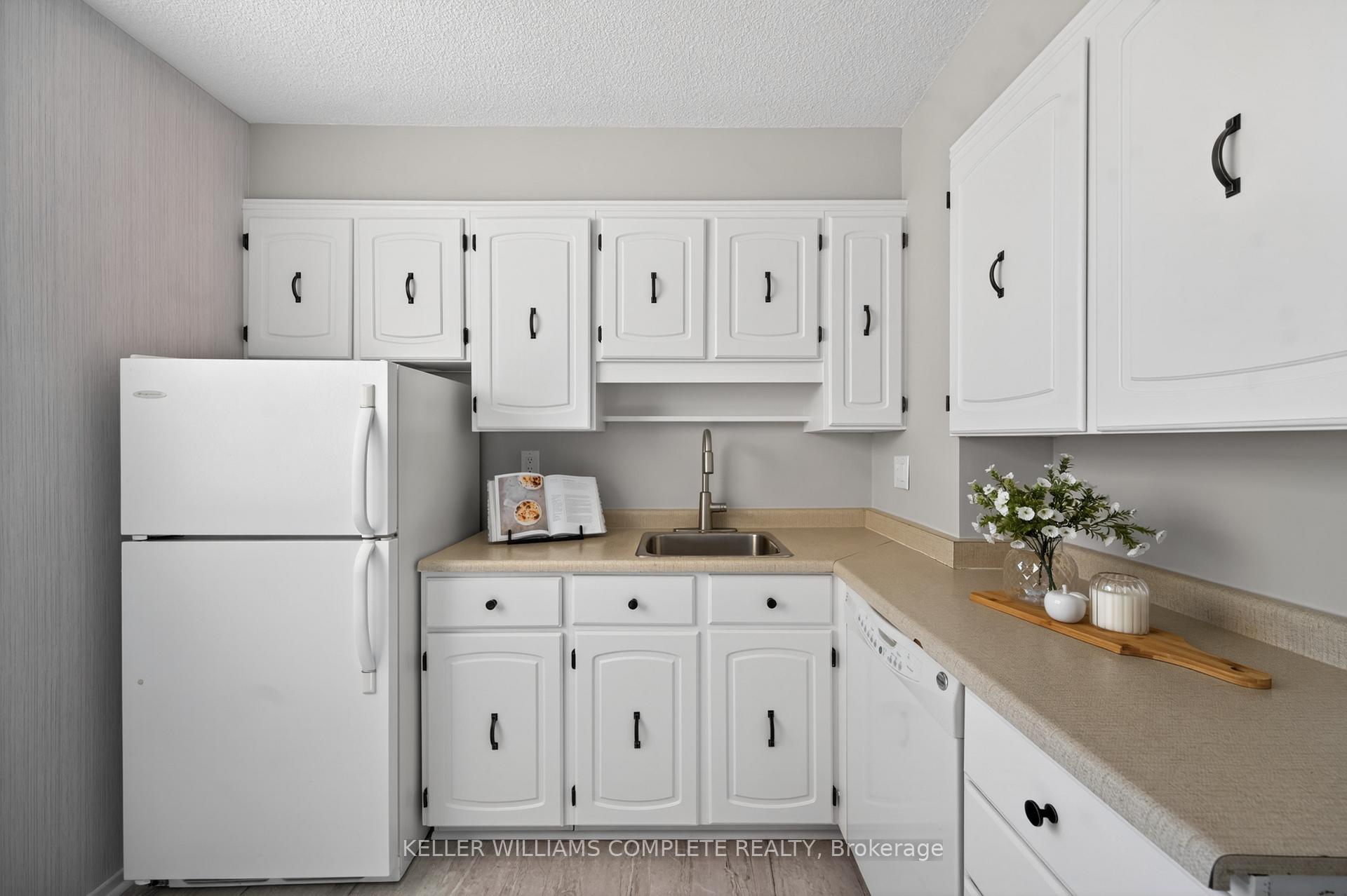 Photo 10 of Unit 904, 700 Dynes Road, Burlington, Roseland — HOMEH