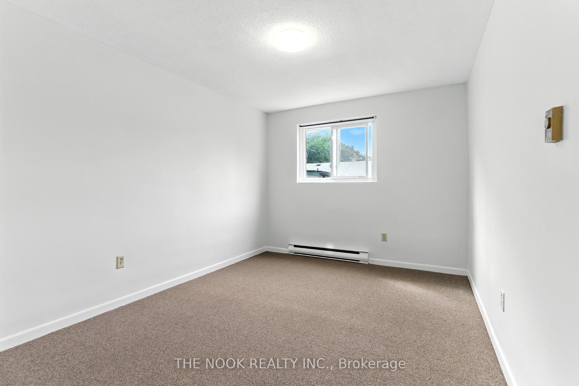 Photo 16 of Unit 21, 106 Cromwell Avenue, Oshawa, Vanier — HOMEH
