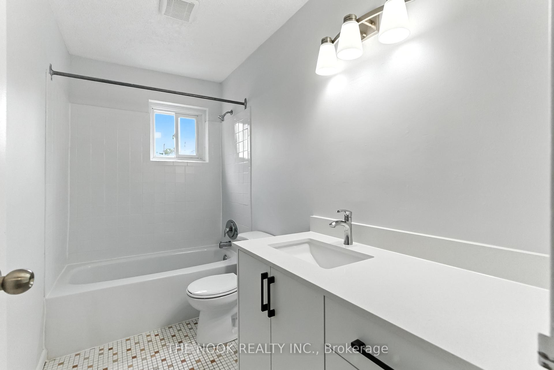 Photo 17 of Unit 21, 106 Cromwell Avenue, Oshawa, Vanier — HOMEH