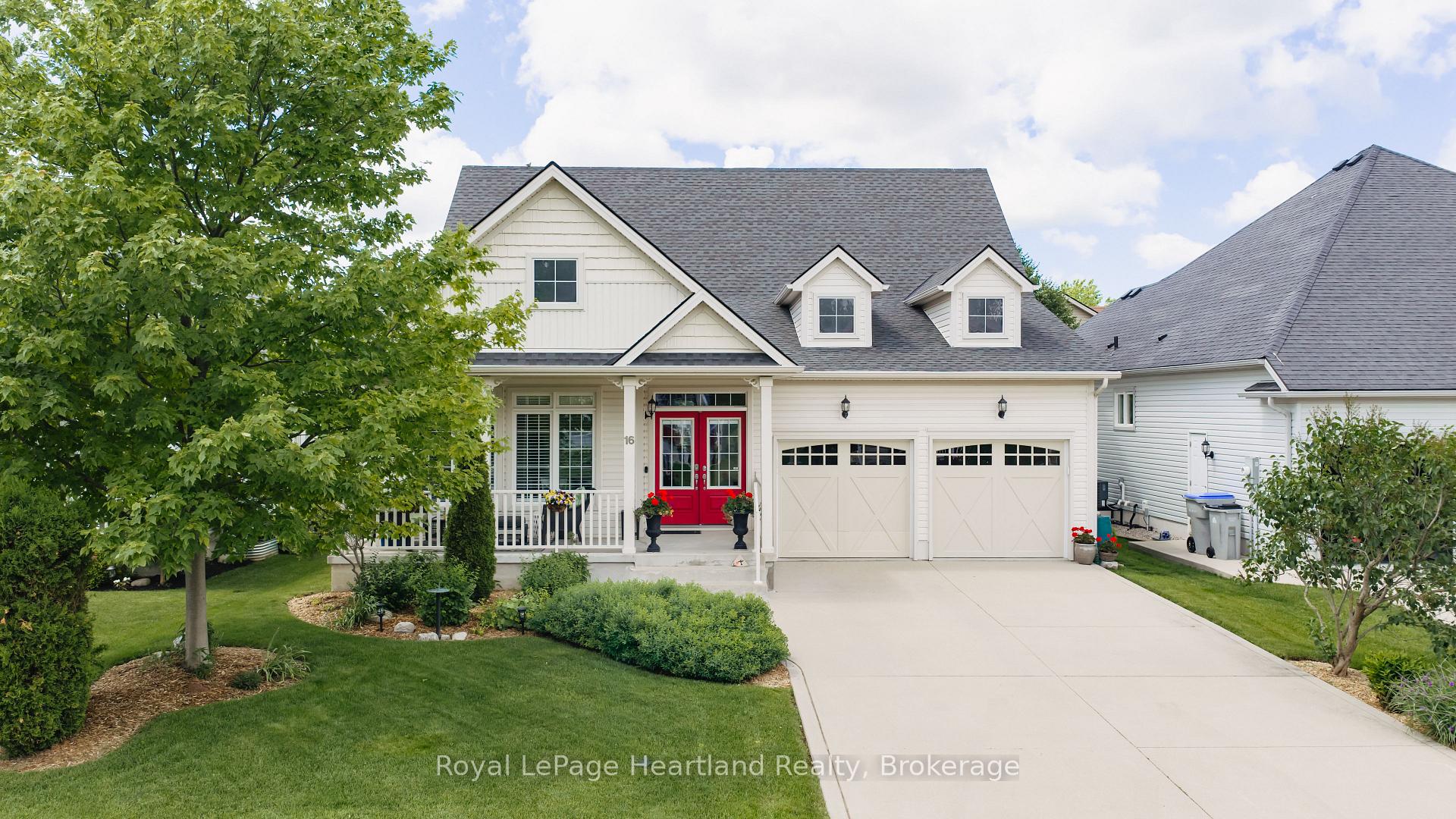 Photo of 16 Macpherson Avenue