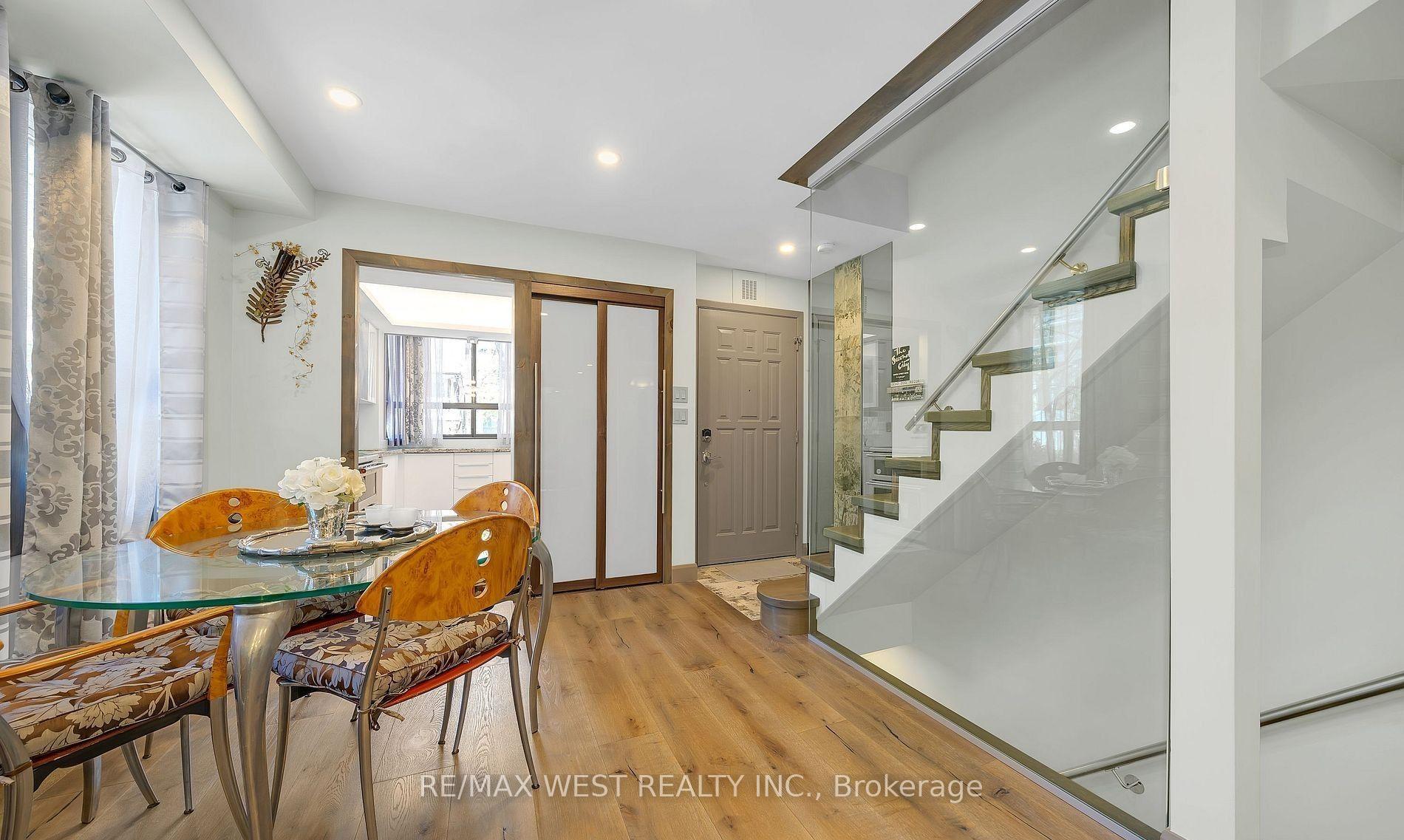 Photo 2 of 21 Dundonald Street, Toronto, Church-Yonge Corridor — HOMEH