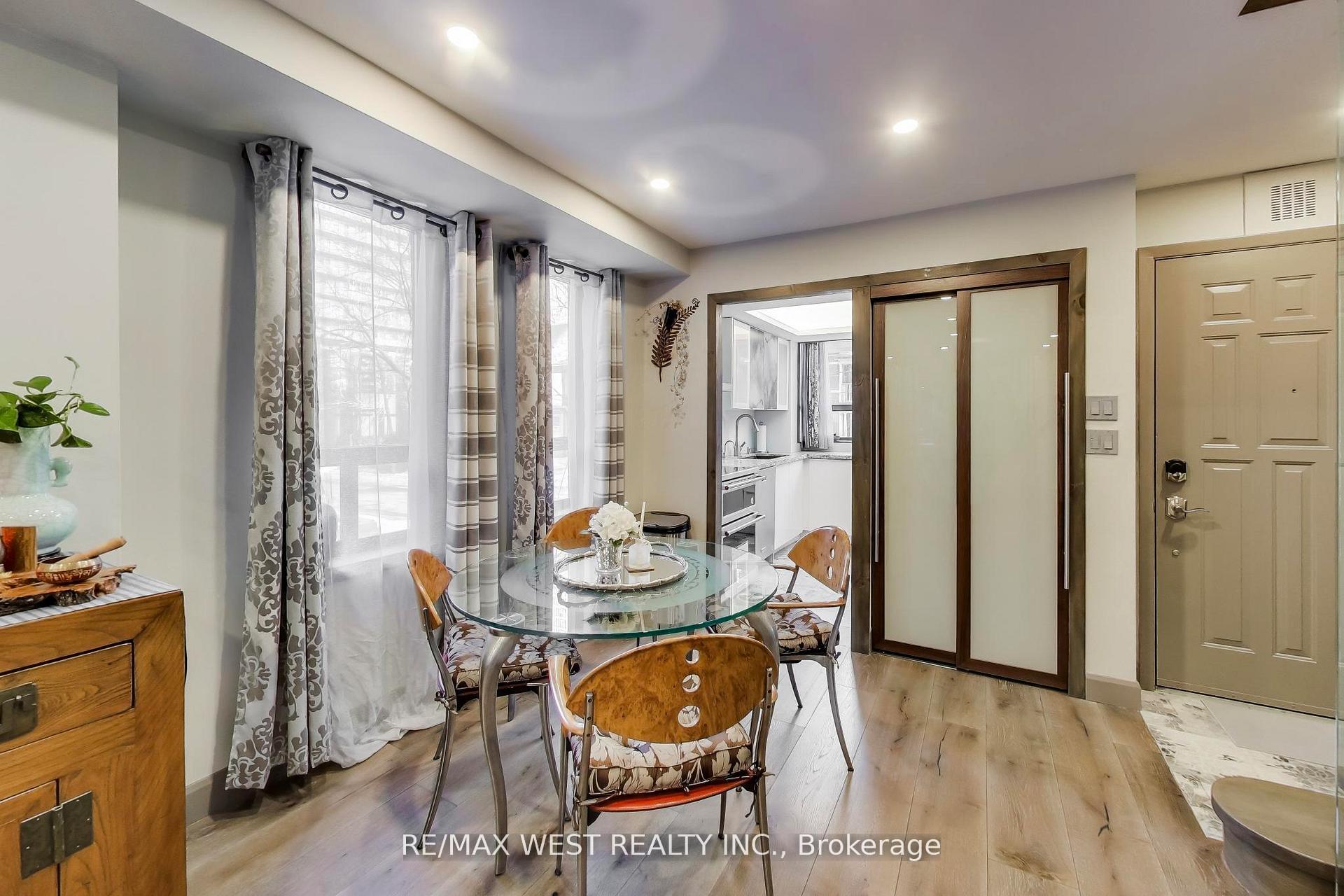 Photo 3 of 21 Dundonald Street, Toronto, Church-Yonge Corridor — HOMEH
