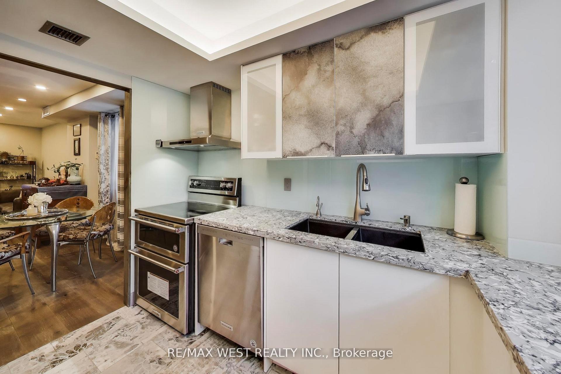 Photo 6 of 21 Dundonald Street, Toronto, Church-Yonge Corridor — HOMEH