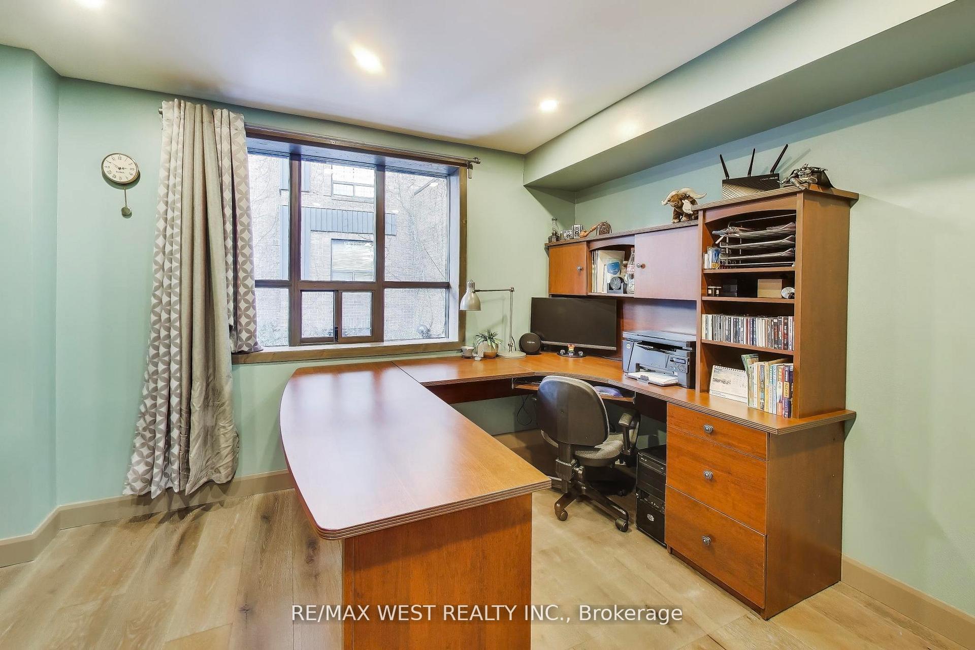 Photo 8 of 21 Dundonald Street, Toronto, Church-Yonge Corridor — HOMEH