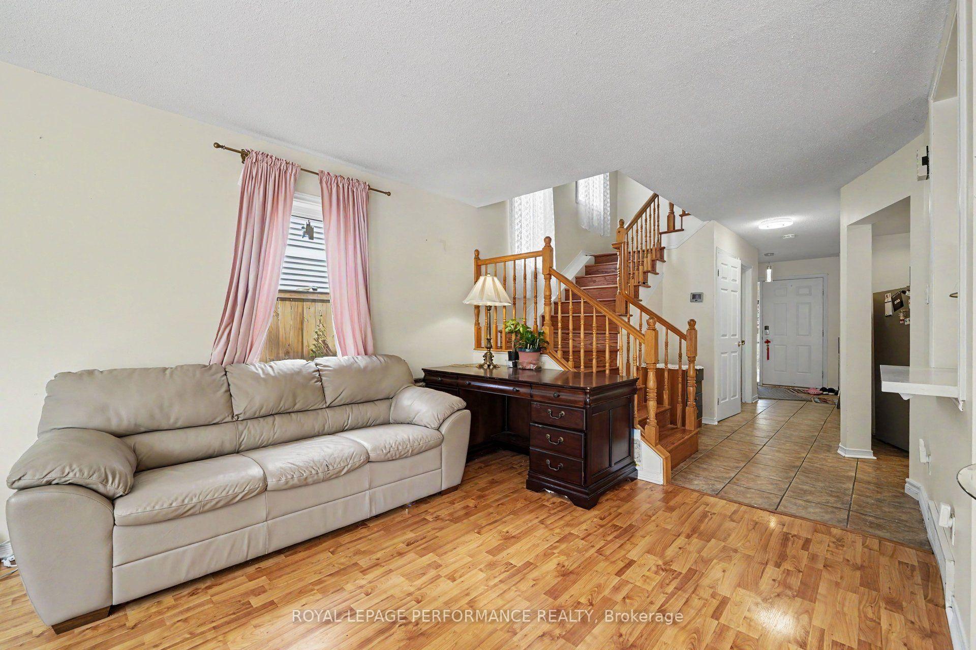 Photo 5 of 86 Royal Oak Court, Ottawa, Hunt Club Park/Greenboro — HOMEH