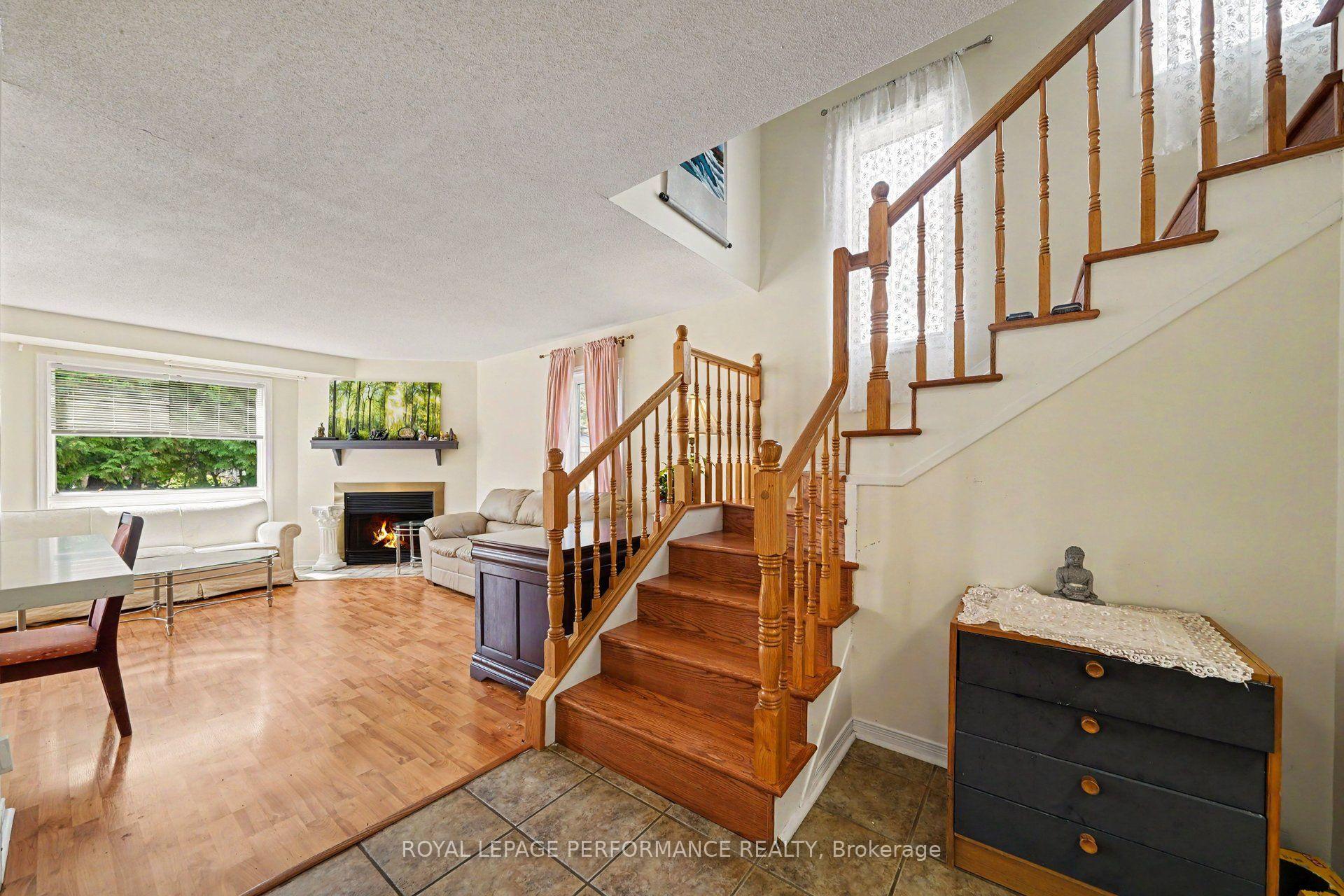 Photo 6 of 86 Royal Oak Court, Ottawa, Hunt Club Park/Greenboro — HOMEH