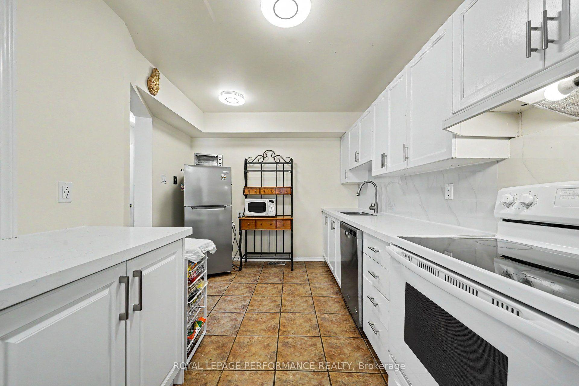 Photo 7 of 86 Royal Oak Court, Ottawa, Hunt Club Park/Greenboro — HOMEH