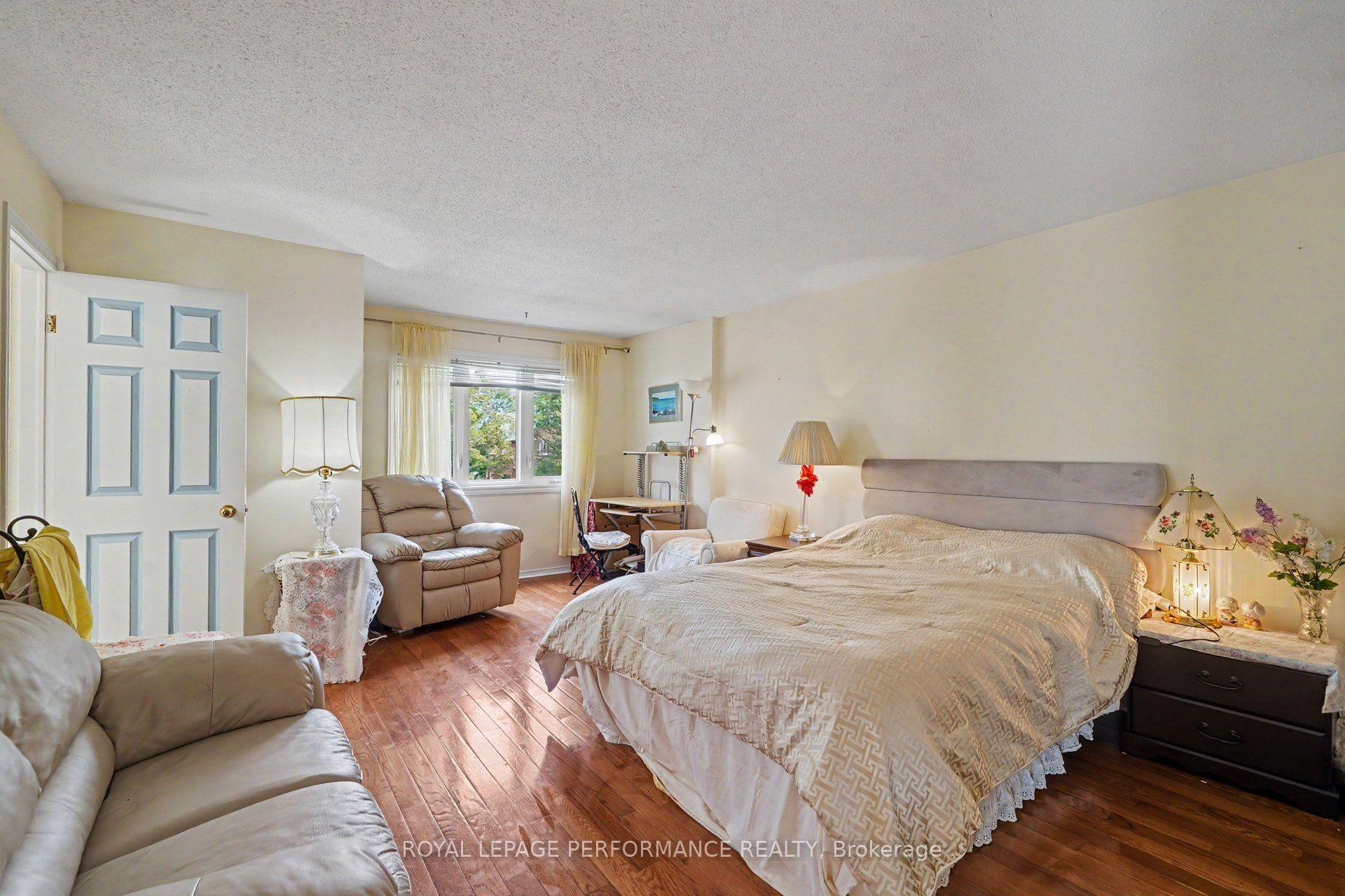 Photo 13 of 86 Royal Oak Court, Ottawa, Hunt Club Park/Greenboro — HOMEH