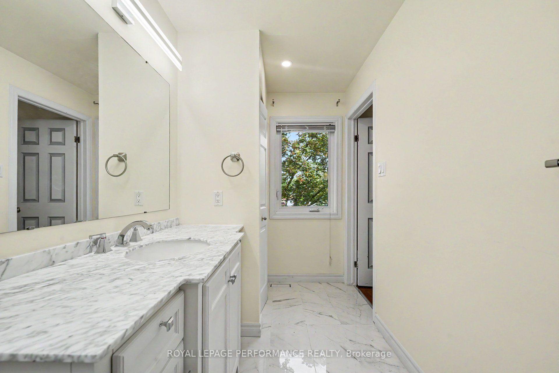 Photo 15 of 86 Royal Oak Court, Ottawa, Hunt Club Park/Greenboro — HOMEH