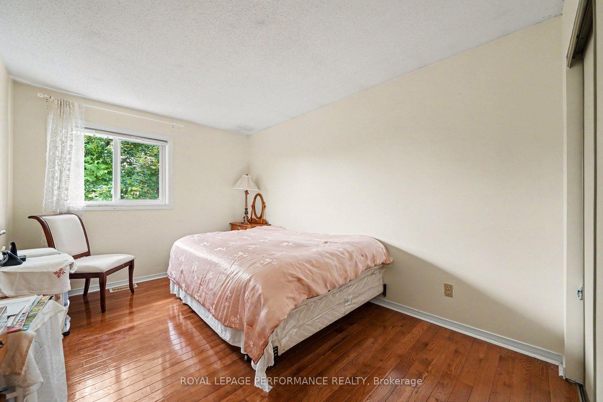 Photo 16 of 86 Royal Oak Court, Ottawa, Hunt Club Park/Greenboro — HOMEH