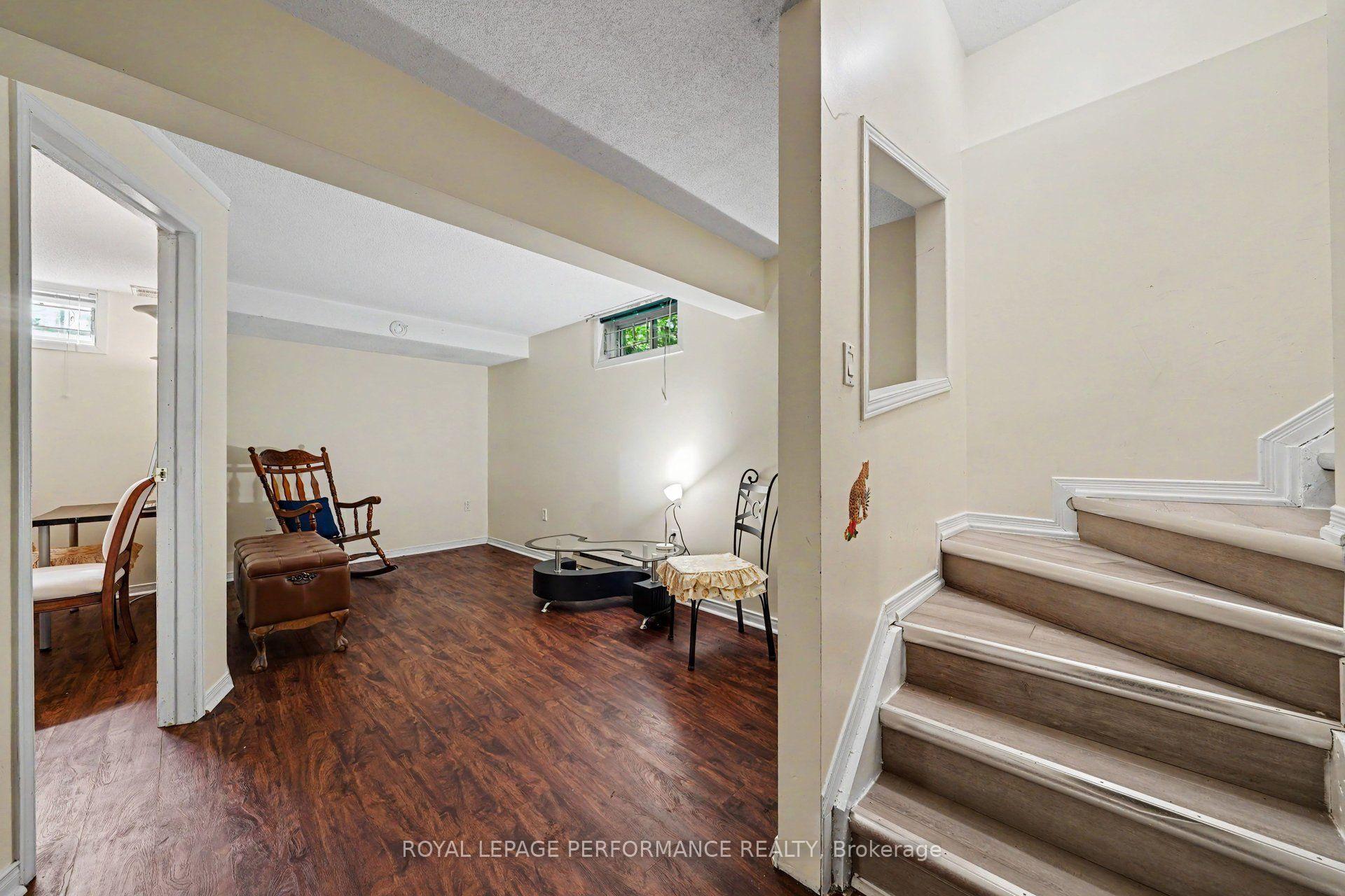 Photo 19 of 86 Royal Oak Court, Ottawa, Hunt Club Park/Greenboro — HOMEH