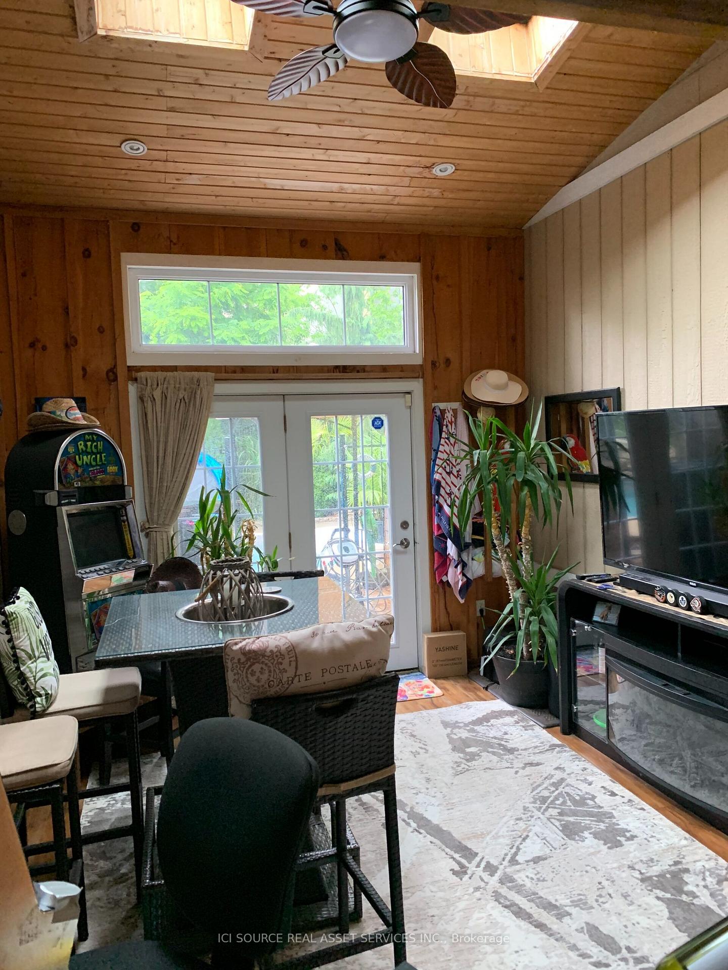 Photo 3 of 32 Centre Street, Cambridge, East Galt — HOMEH