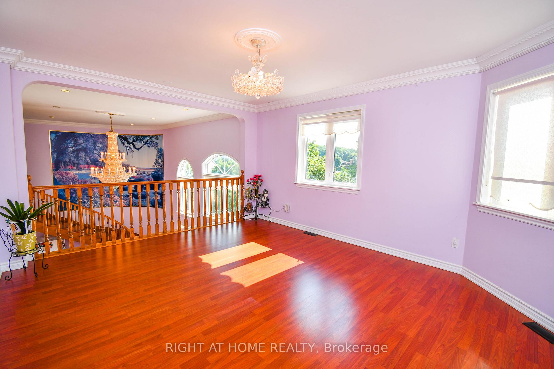 Photo 21 of 11 Thackeray Crescent, Barrie, Letitia Heights — HOMEH