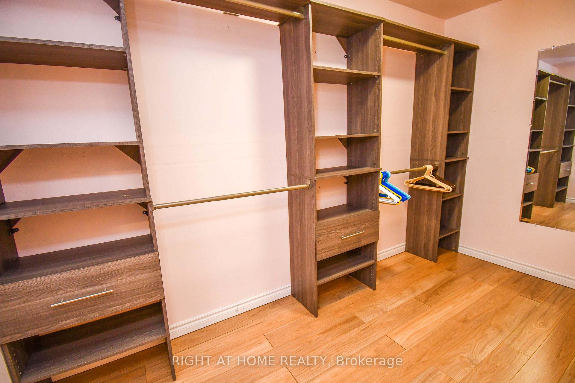 Photo 25 of 11 Thackeray Crescent, Barrie, Letitia Heights — HOMEH