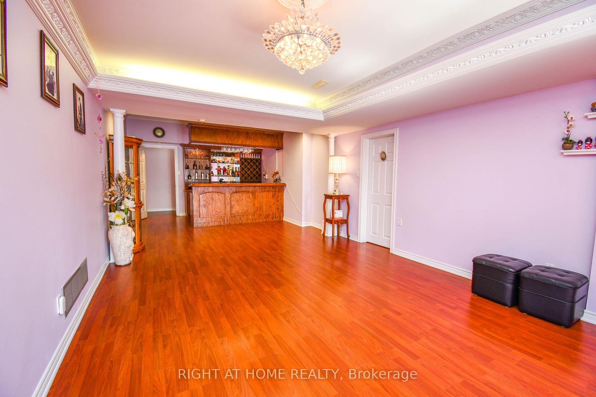 Photo 29 of 11 Thackeray Crescent, Barrie, Letitia Heights — HOMEH