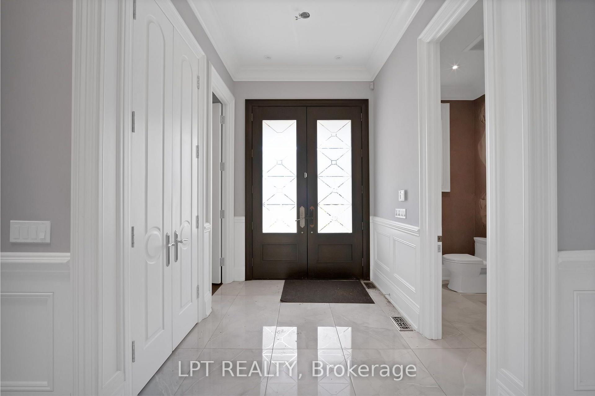 Photo 3 of 2 Poplar Drive, Richmond Hill, Oak Ridges — HOMEH