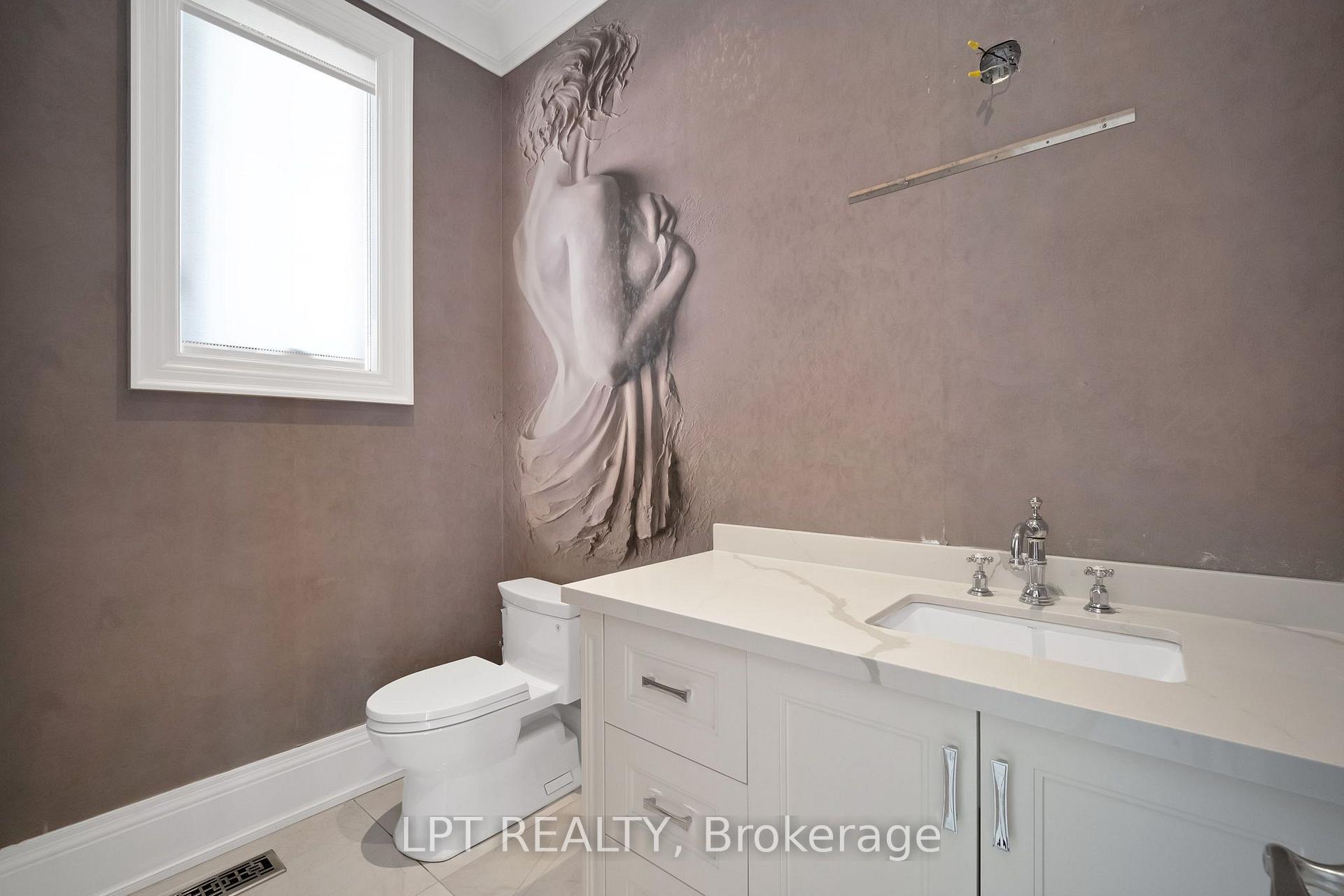 Photo 5 of 2 Poplar Drive, Richmond Hill, Oak Ridges — HOMEH