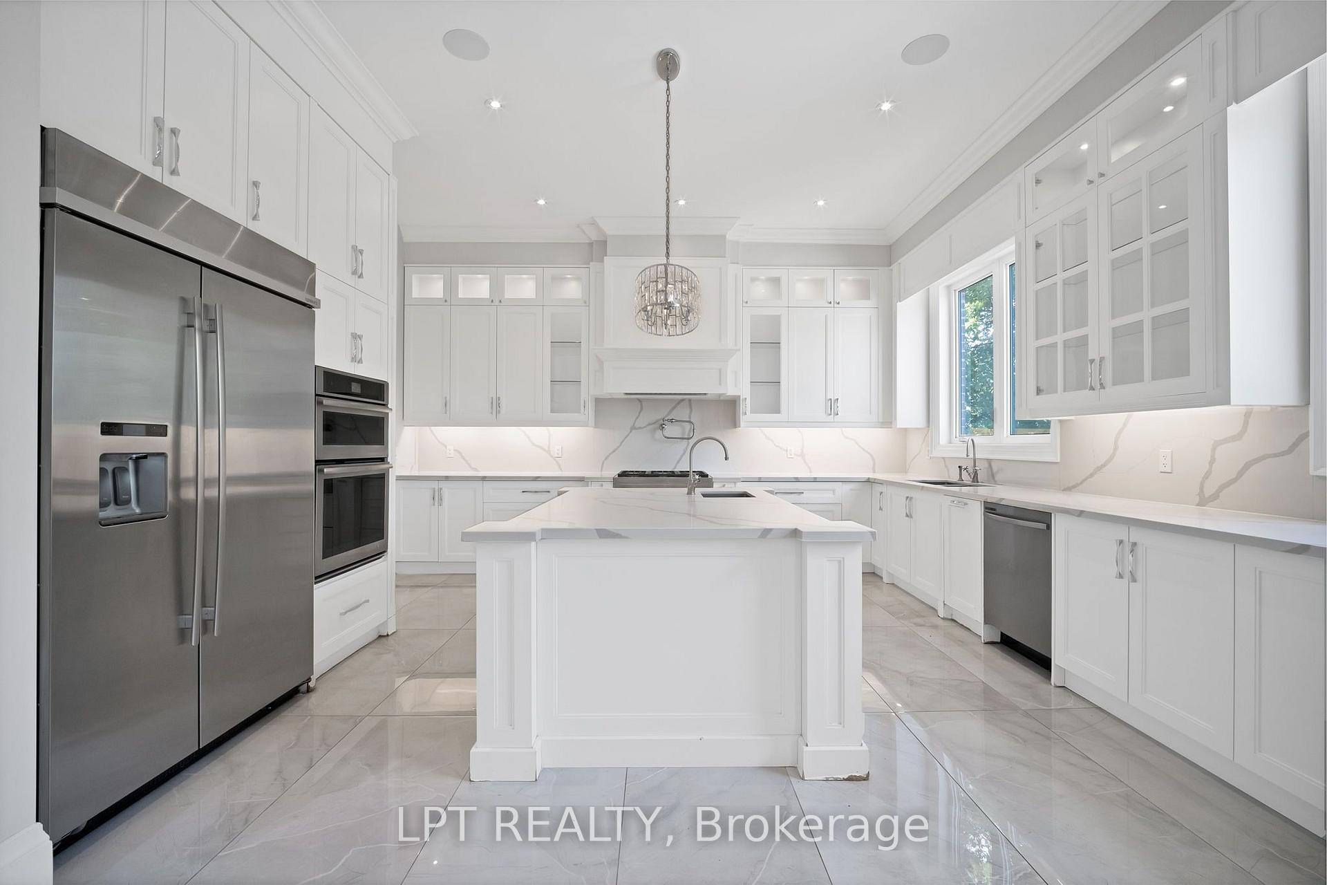 Photo 15 of 2 Poplar Drive, Richmond Hill, Oak Ridges — HOMEH