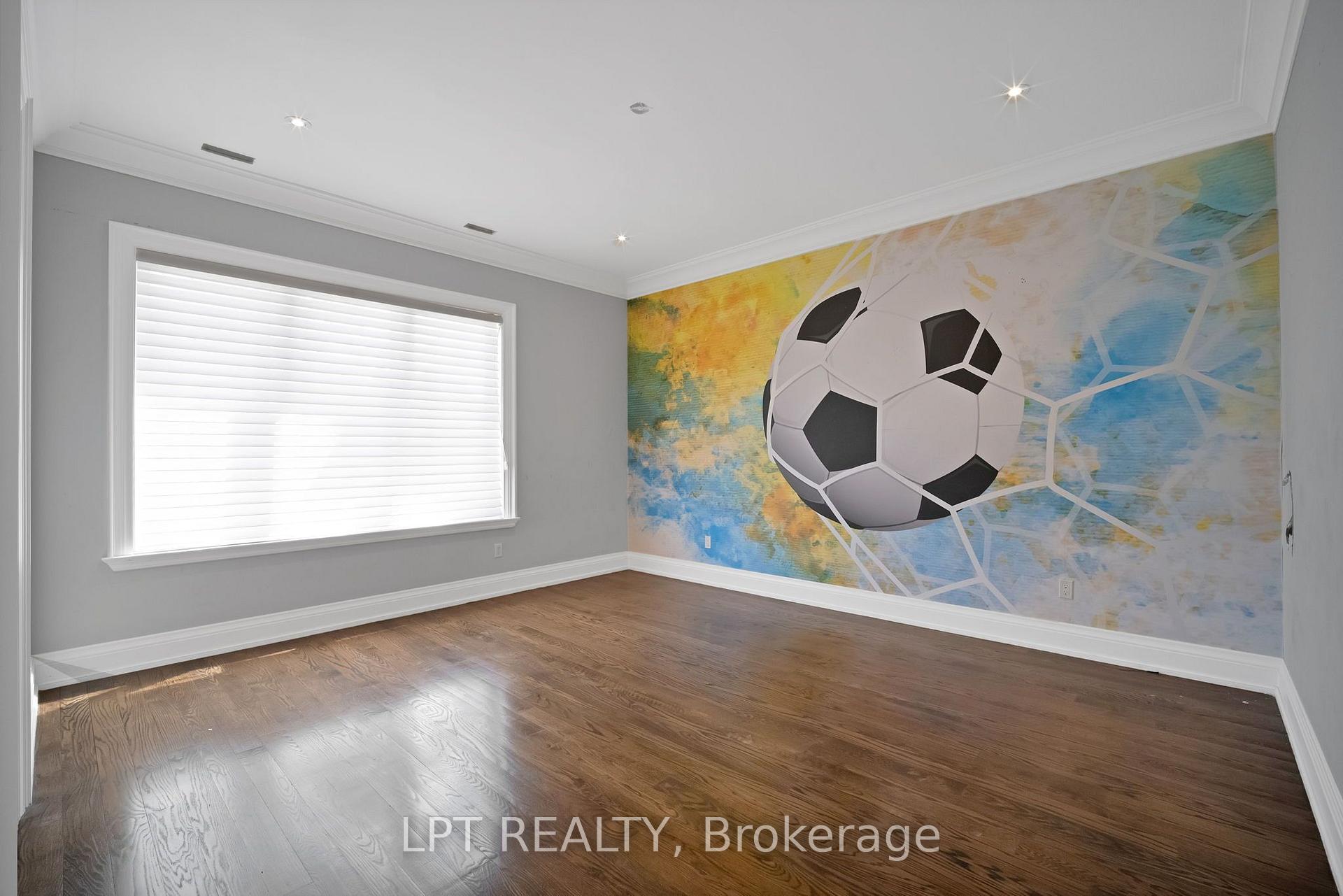 Photo 21 of 2 Poplar Drive, Richmond Hill, Oak Ridges — HOMEH