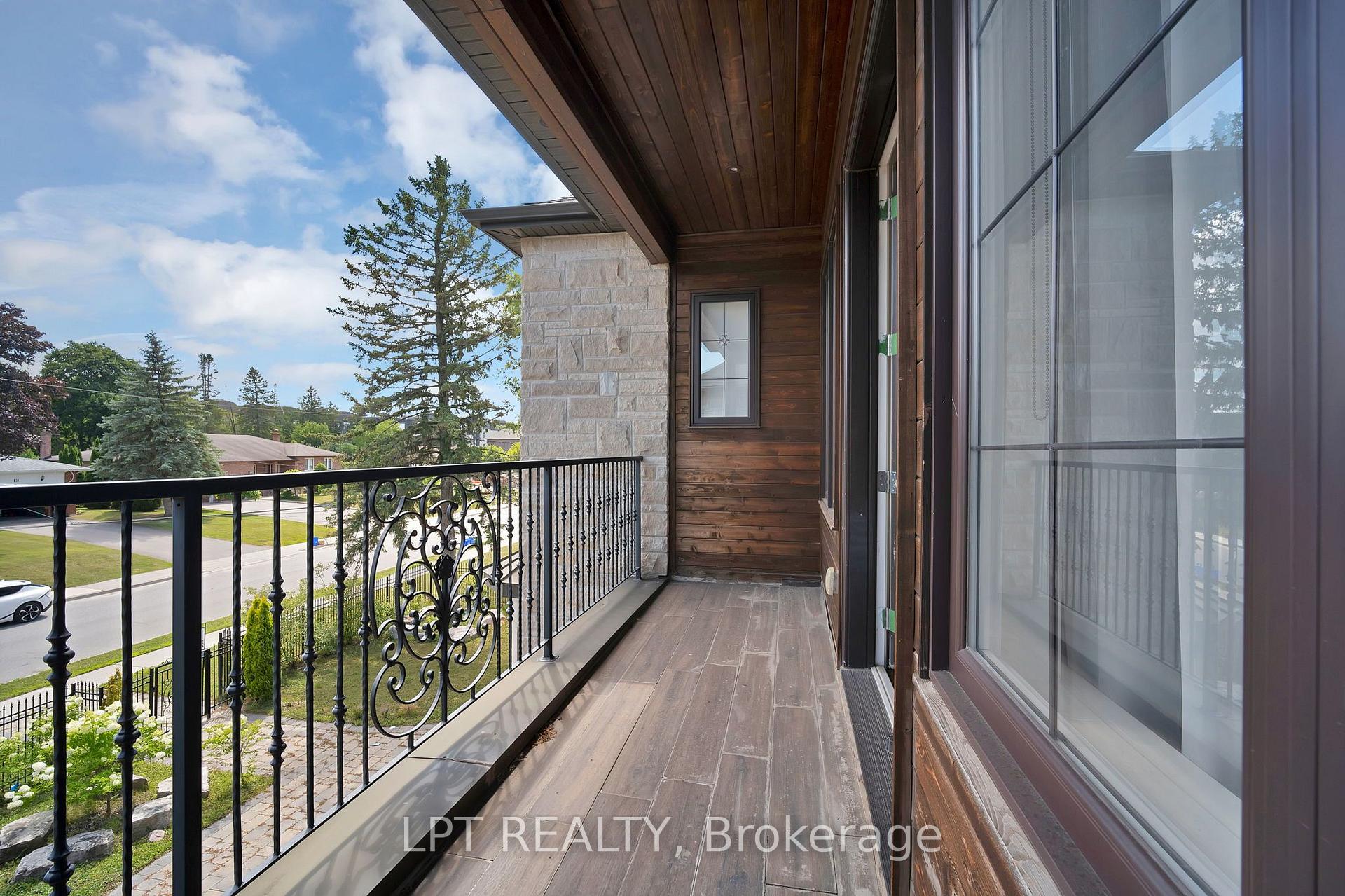 Photo 27 of 2 Poplar Drive, Richmond Hill, Oak Ridges — HOMEH