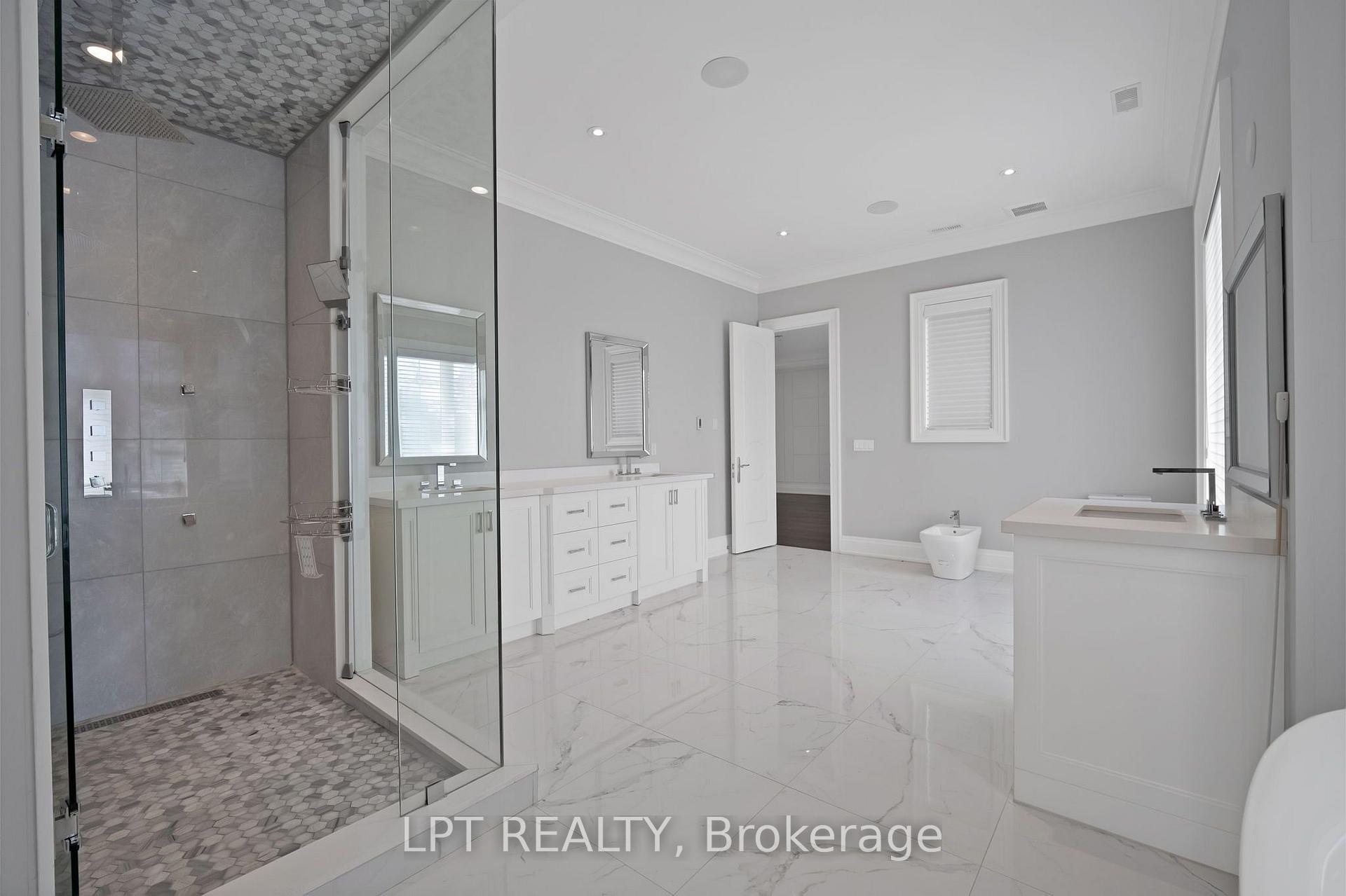 Photo 31 of 2 Poplar Drive, Richmond Hill, Oak Ridges — HOMEH