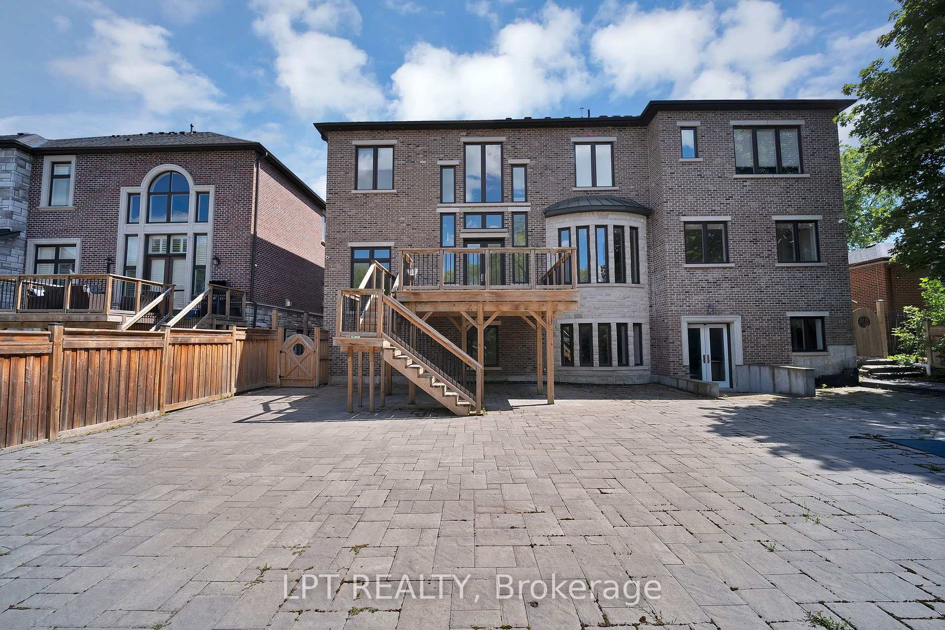 Photo 46 of 2 Poplar Drive, Richmond Hill, Oak Ridges — HOMEH