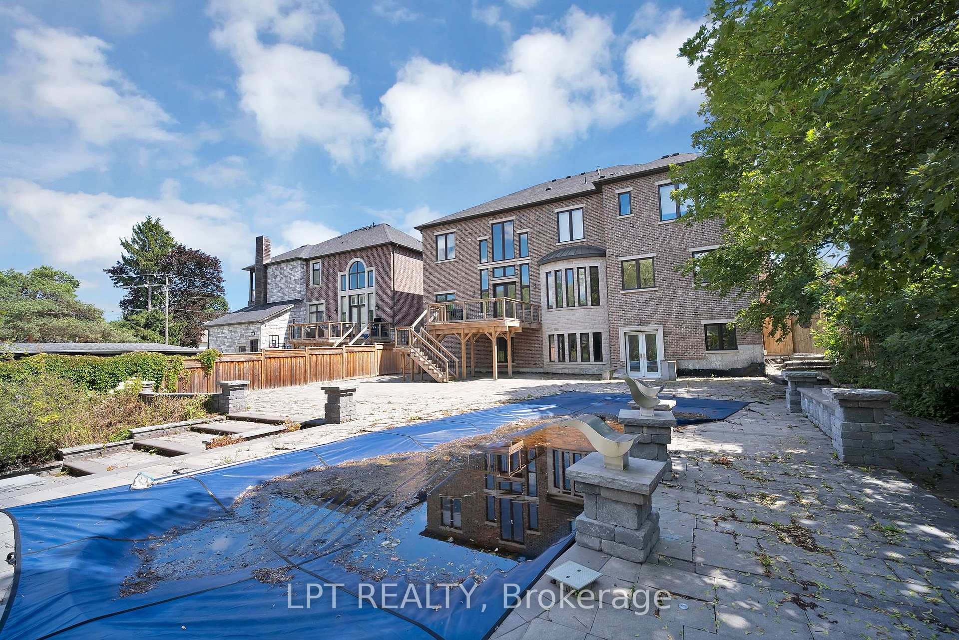Photo 48 of 2 Poplar Drive, Richmond Hill, Oak Ridges — HOMEH