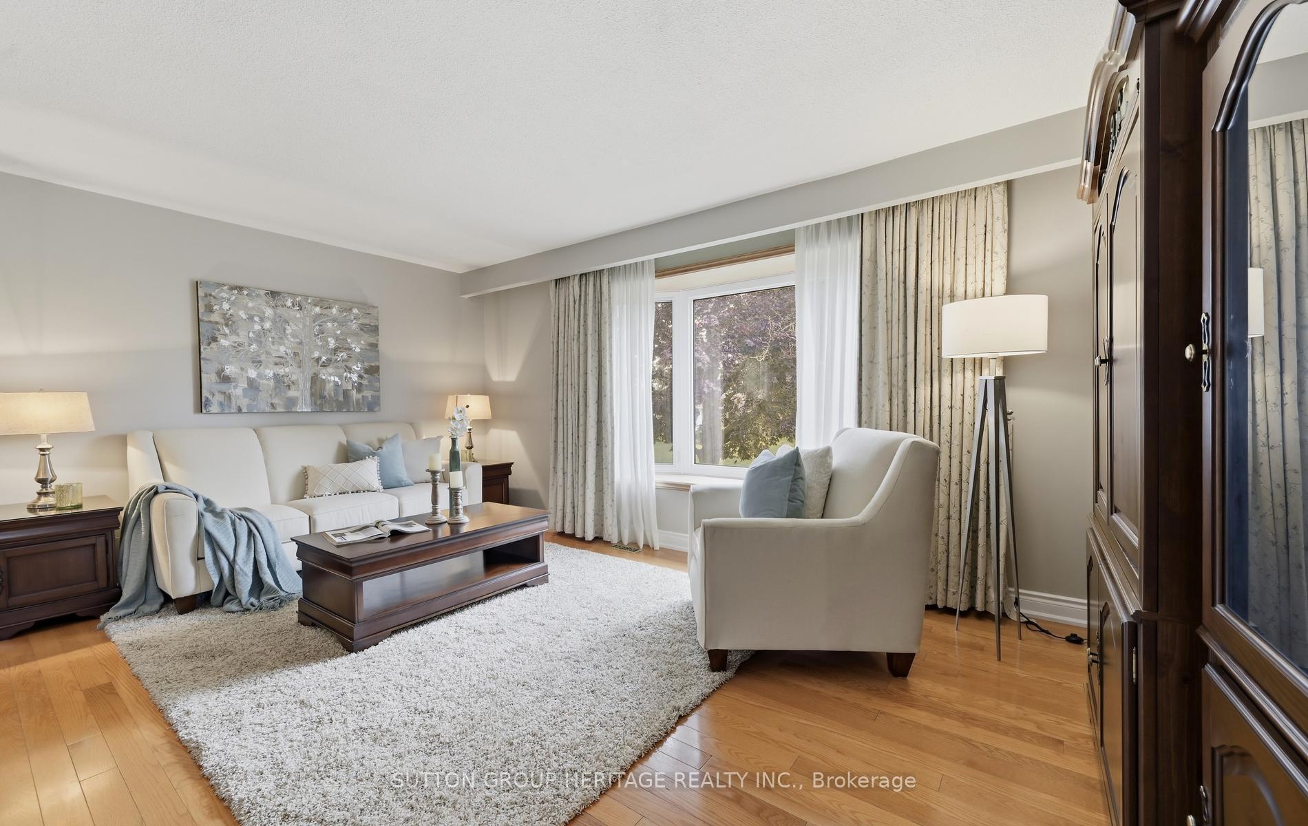 Photo 4 of 14 Gregory Road, Ajax, South East — HOMEH