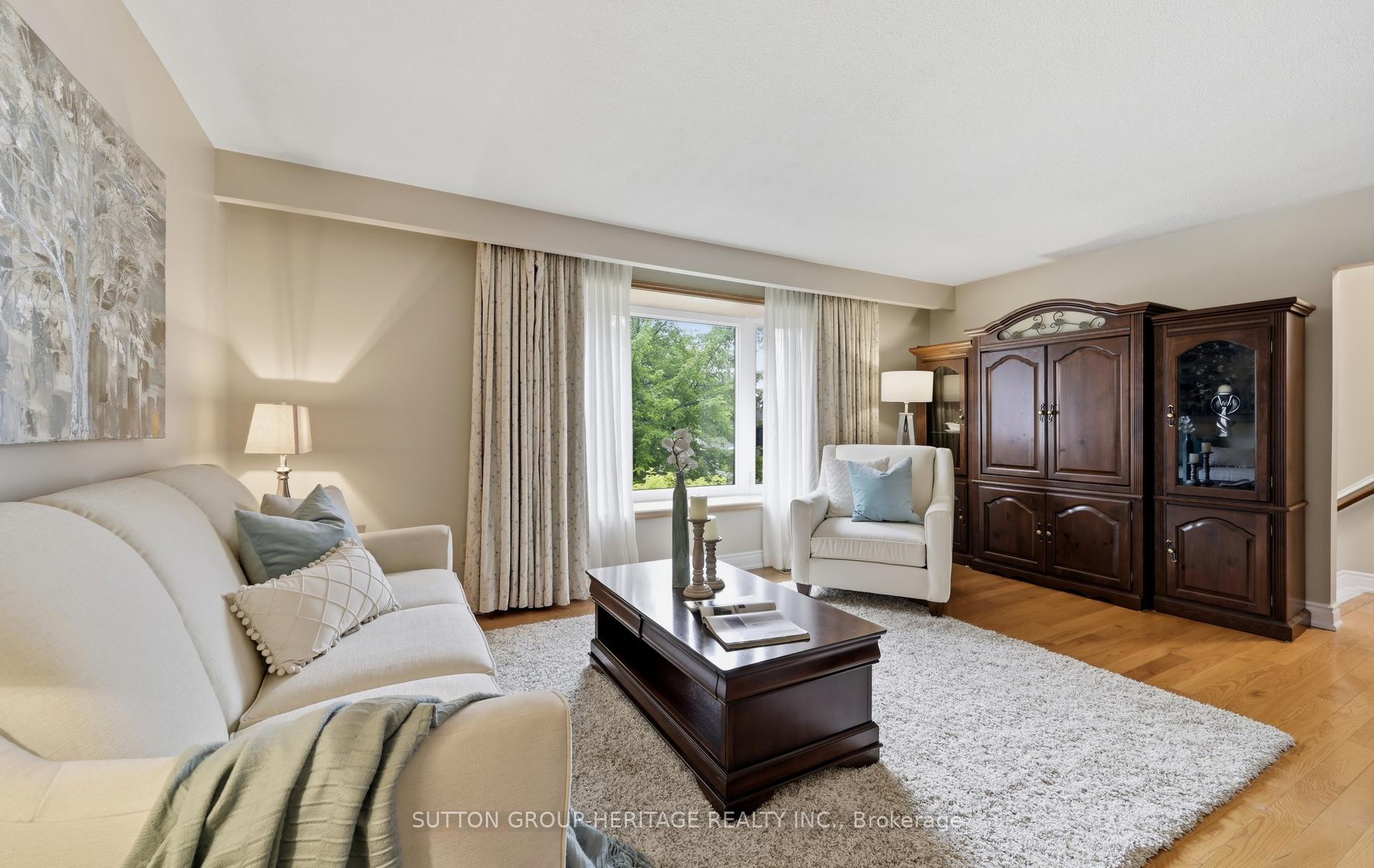 Photo 5 of 14 Gregory Road, Ajax, South East — HOMEH