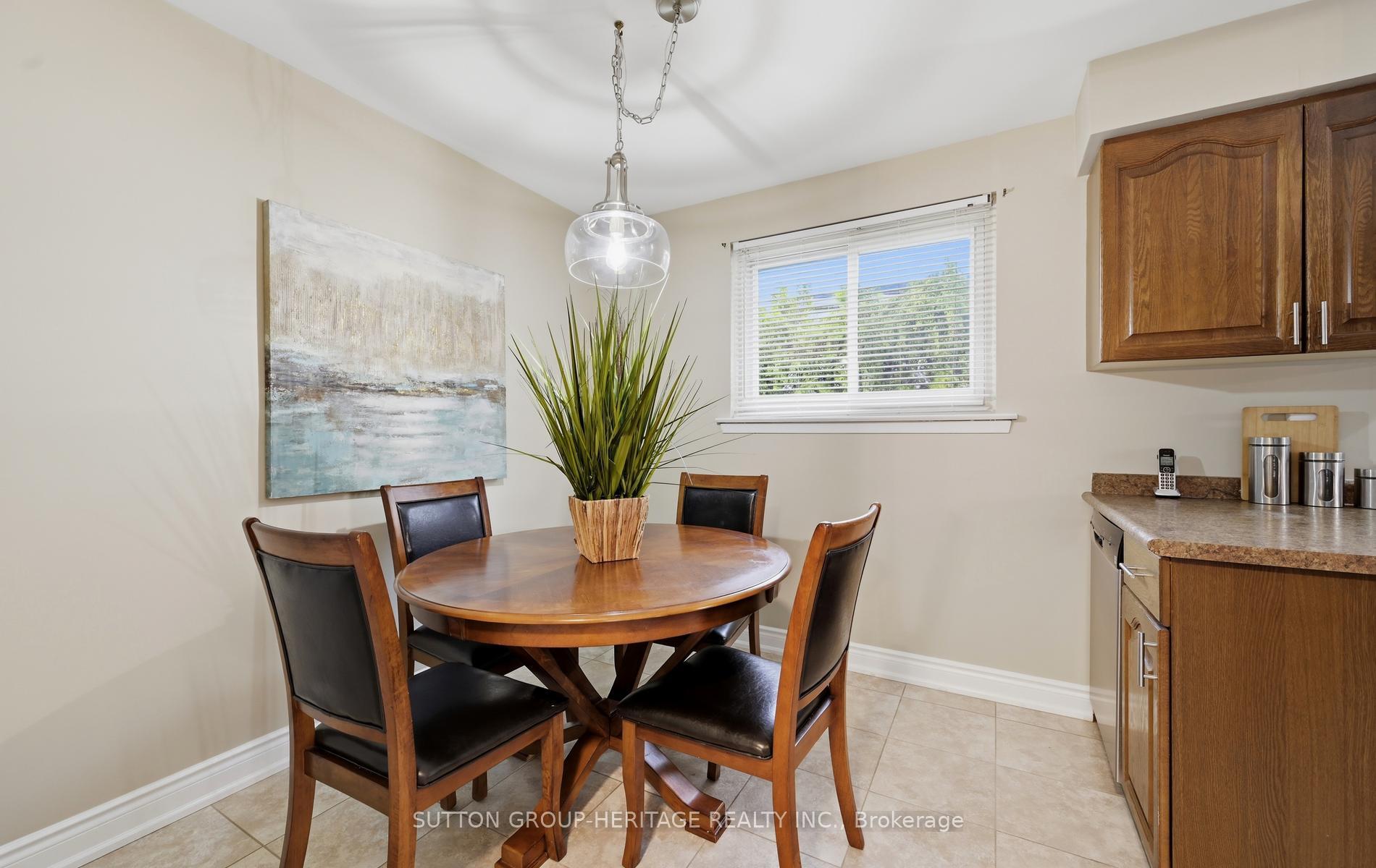 Photo 13 of 14 Gregory Road, Ajax, South East — HOMEH