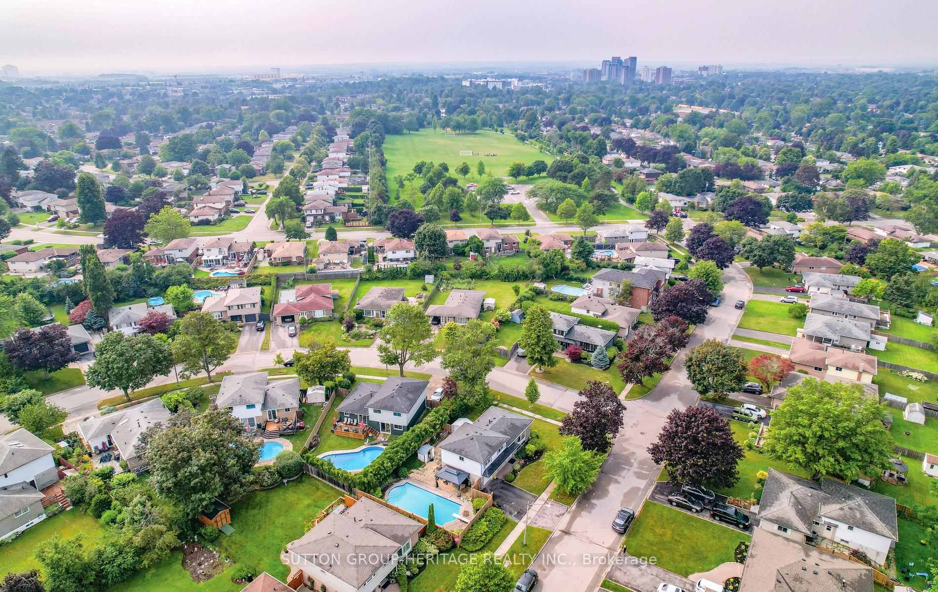 Photo 34 of 14 Gregory Road, Ajax, South East — HOMEH