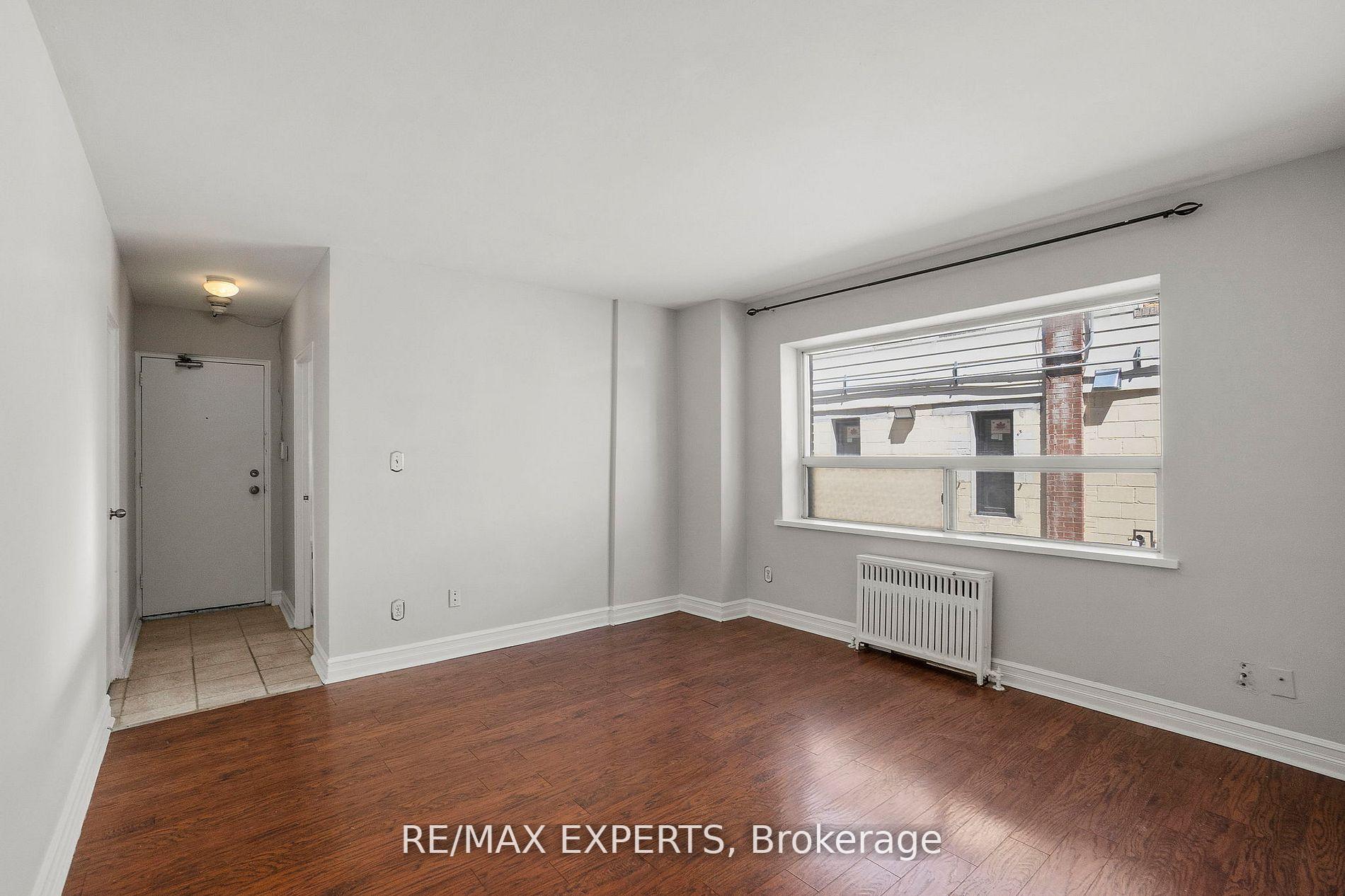 Photo 11 of Unit 101, 3261A Lakeshore Boulevard W, Etobicoke, Long Branch — HOMEH