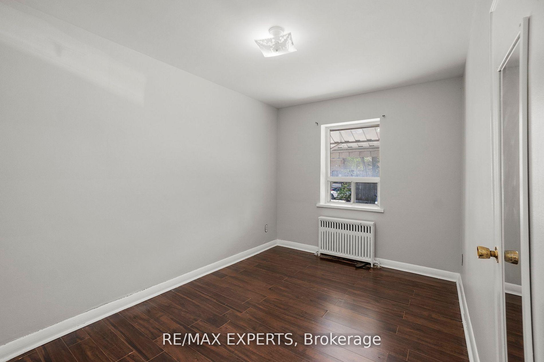 Photo 13 of Unit 101, 3261A Lakeshore Boulevard W, Etobicoke, Long Branch — HOMEH