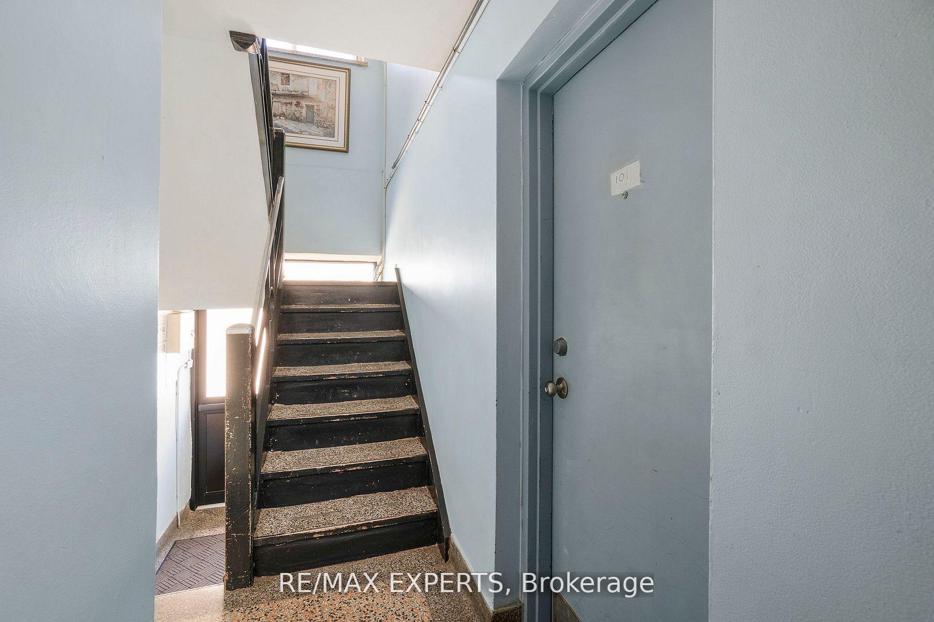 Photo 16 of Unit 101, 3261A Lakeshore Boulevard W, Etobicoke, Long Branch — HOMEH