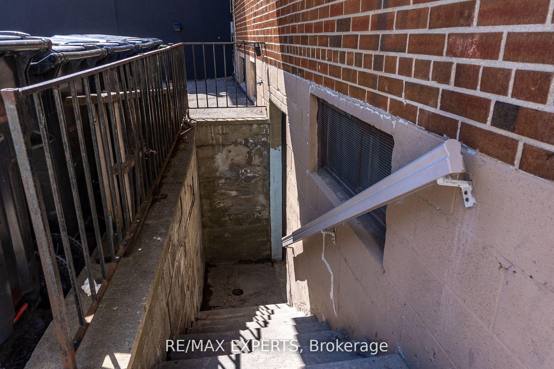 Photo 23 of Unit 101, 3261A Lakeshore Boulevard W, Etobicoke, Long Branch — HOMEH