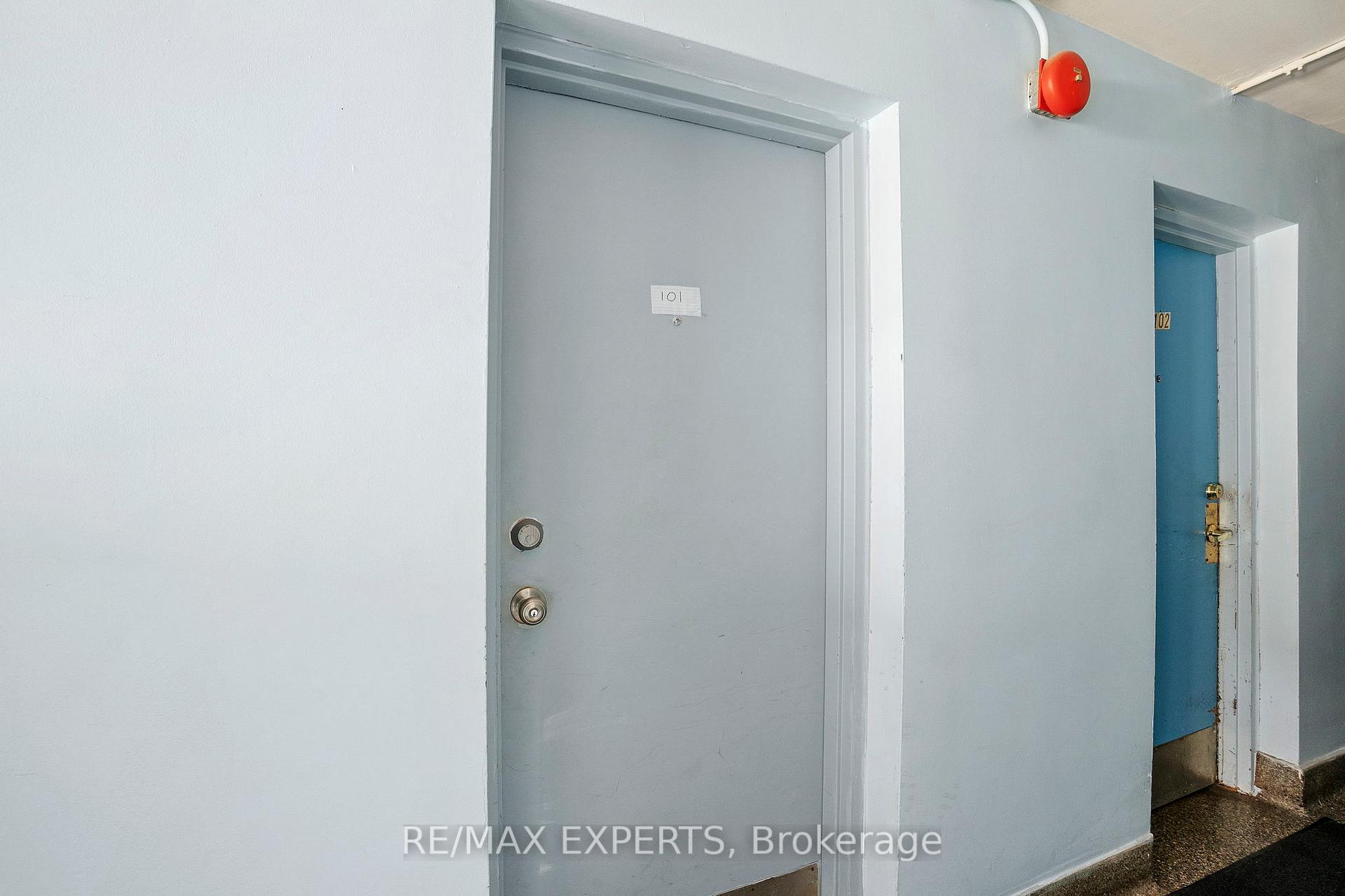Photo 37 of Unit 101, 3261A Lakeshore Boulevard W, Etobicoke, Long Branch — HOMEH