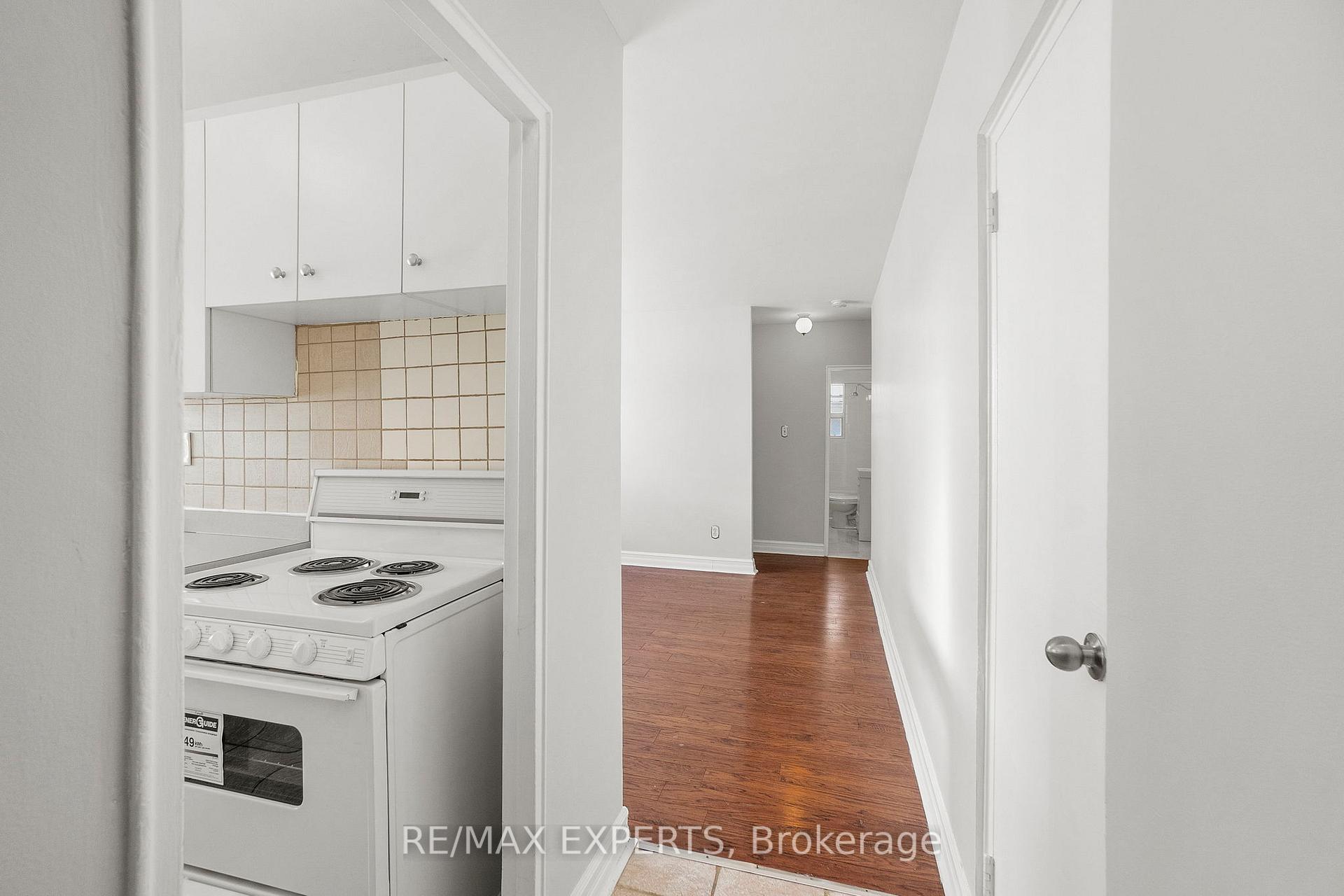 Photo 38 of Unit 101, 3261A Lakeshore Boulevard W, Etobicoke, Long Branch — HOMEH