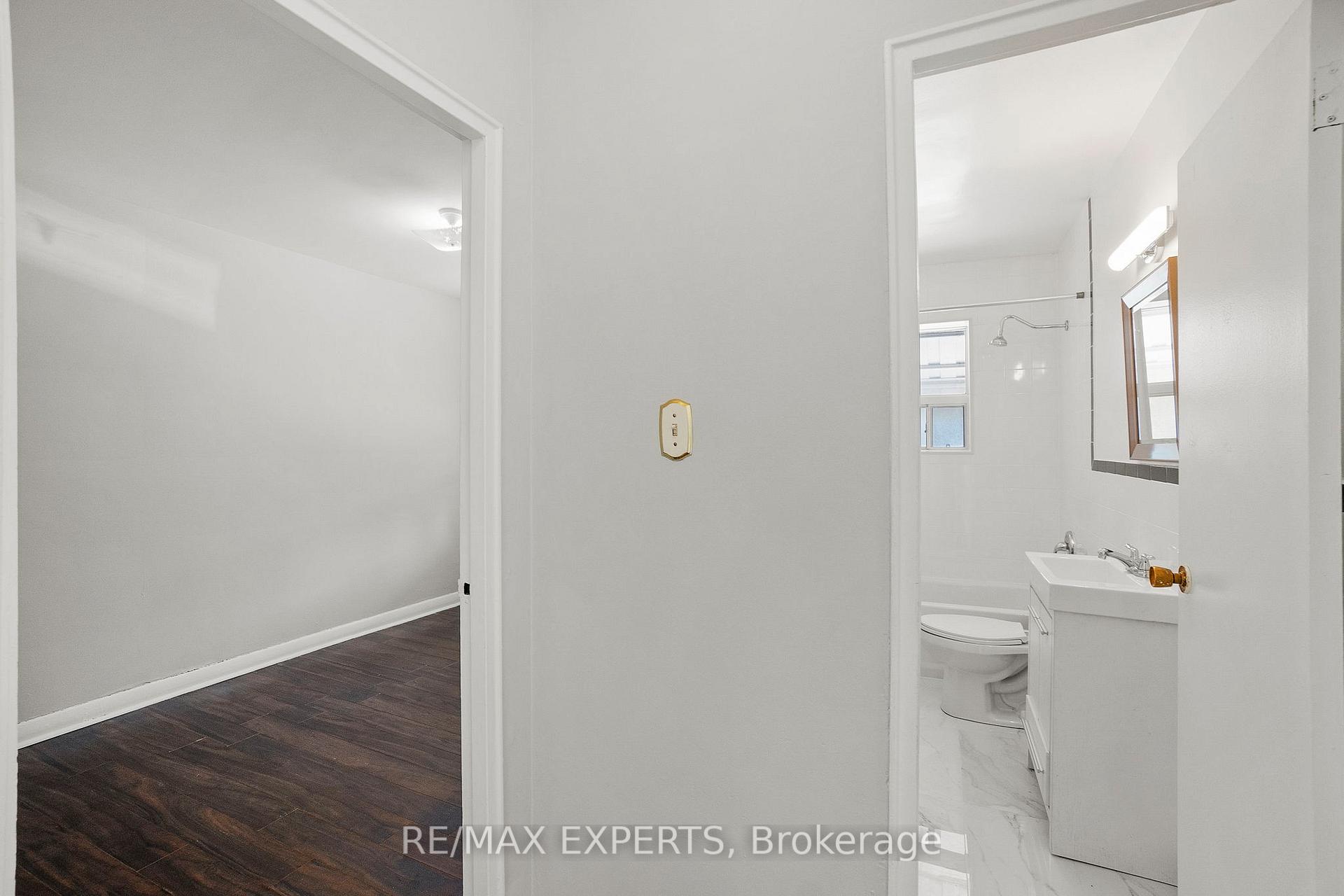 Photo 43 of Unit 101, 3261A Lakeshore Boulevard W, Etobicoke, Long Branch — HOMEH