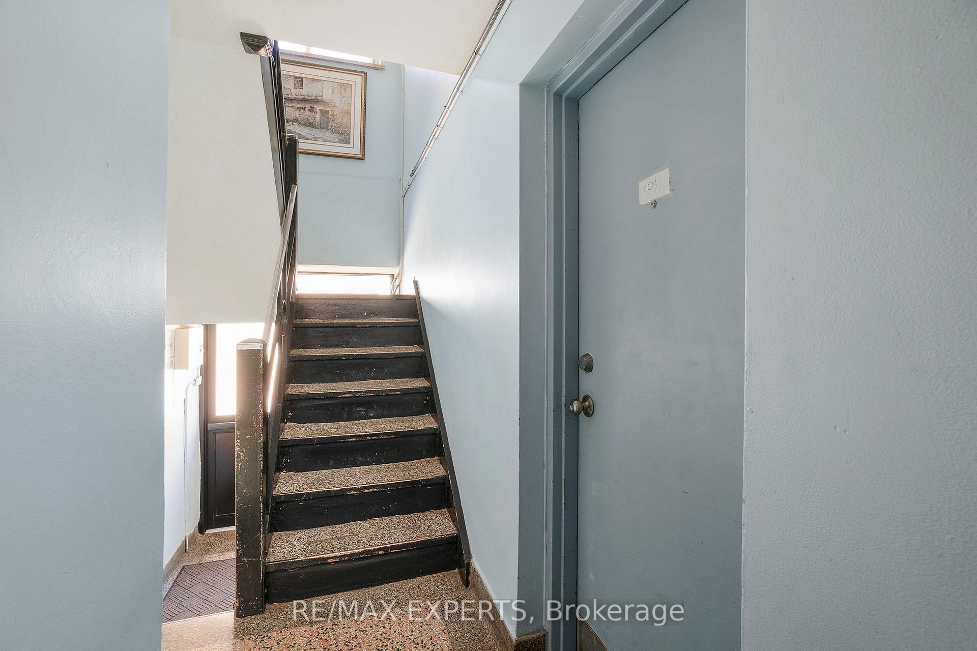 Photo 47 of Unit 101, 3261A Lakeshore Boulevard W, Etobicoke, Long Branch — HOMEH