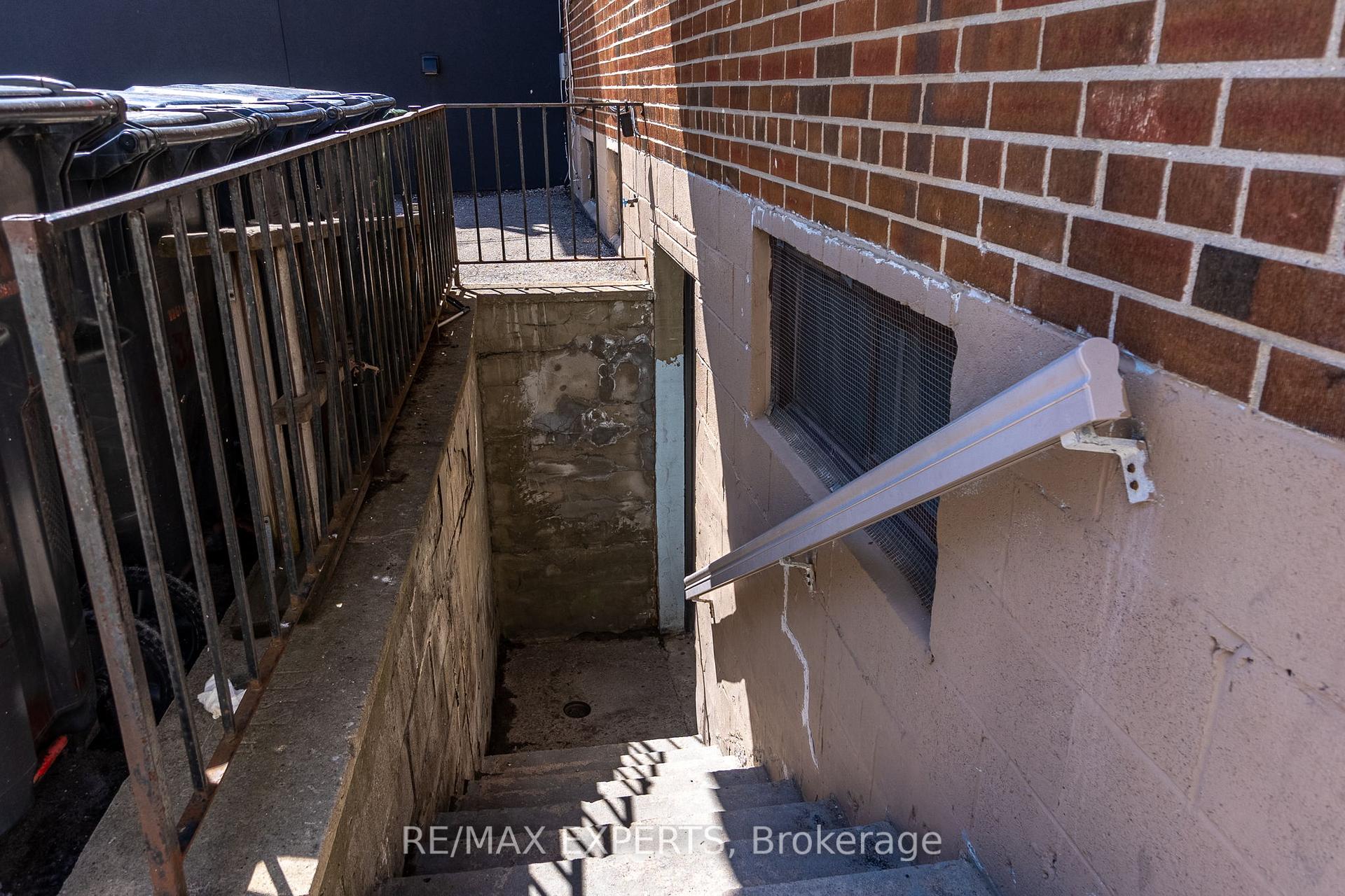 Photo 54 of Unit 101, 3261A Lakeshore Boulevard W, Etobicoke, Long Branch — HOMEH