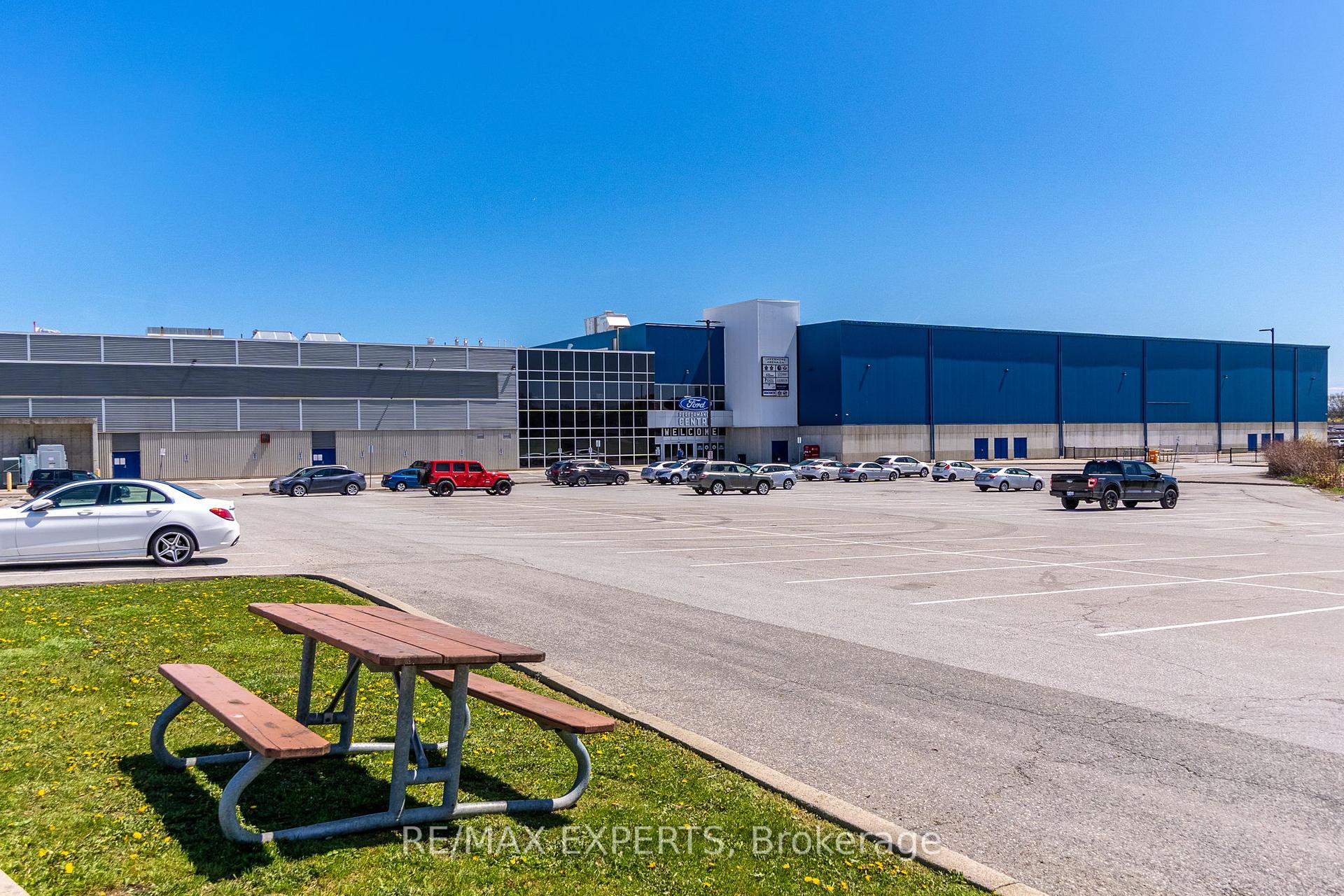 Photo 58 of Unit 101, 3261A Lakeshore Boulevard W, Etobicoke, Long Branch — HOMEH