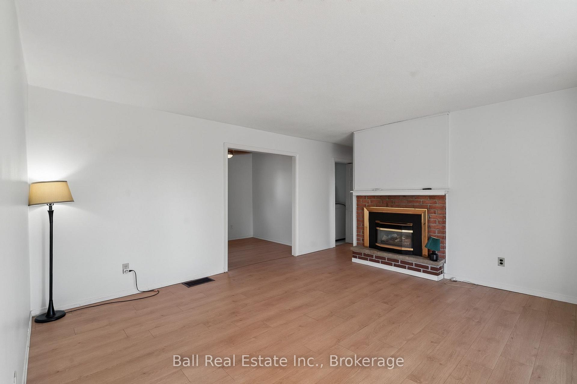 Photo 9 of 42 Maplewood Avenue, Brock, Beaverton — HOMEH